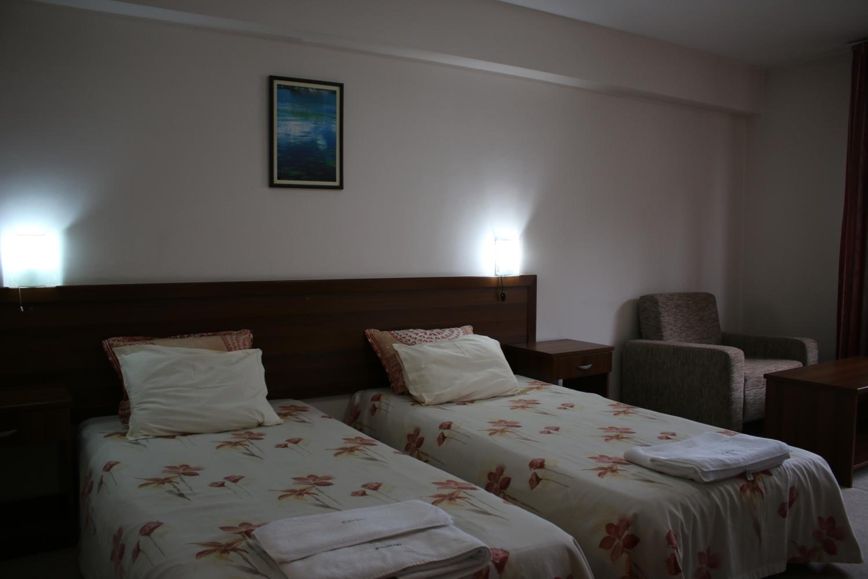 Standard Double Room - Photo 4