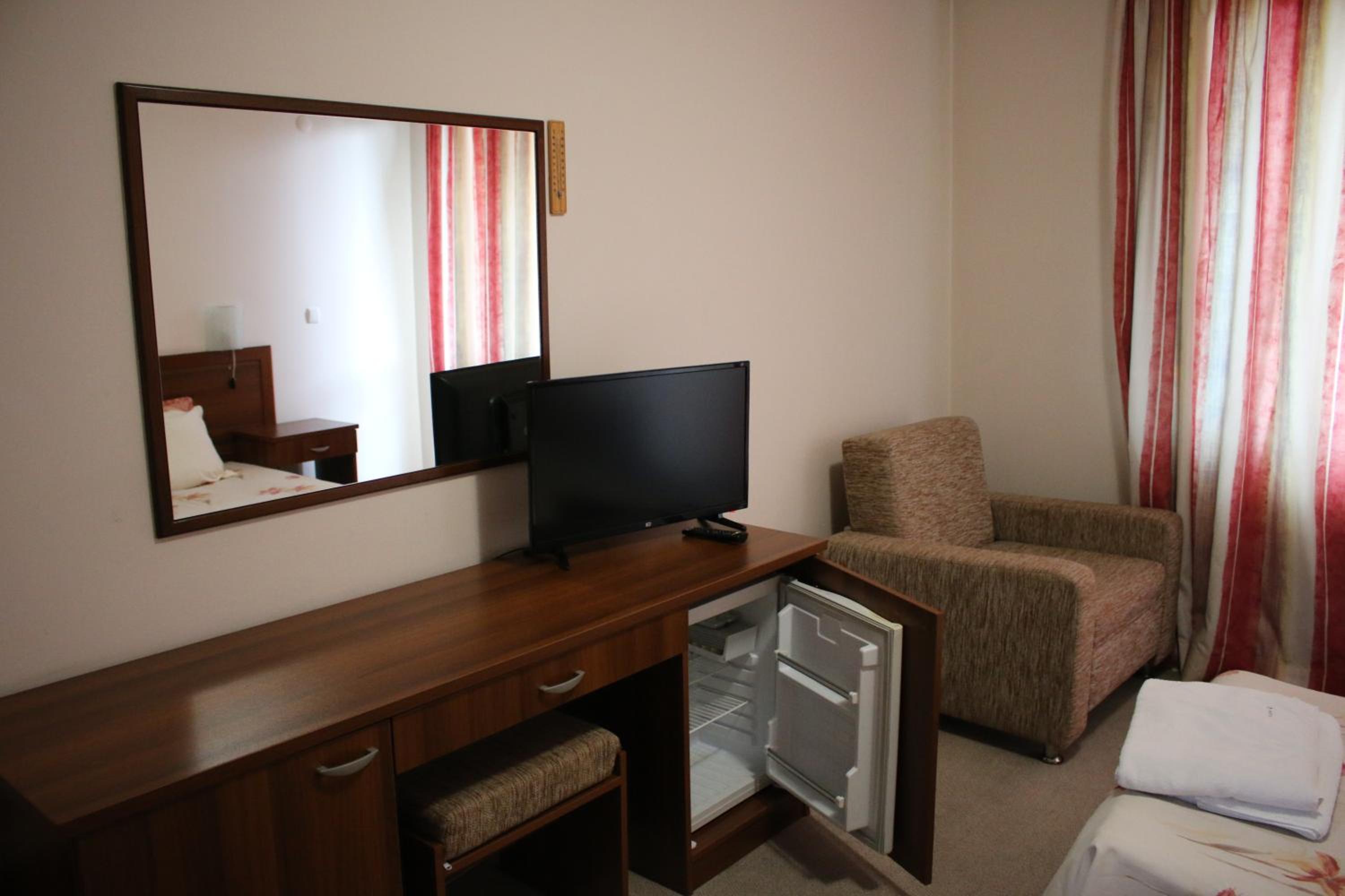 Standard Double Room - Photo 3
