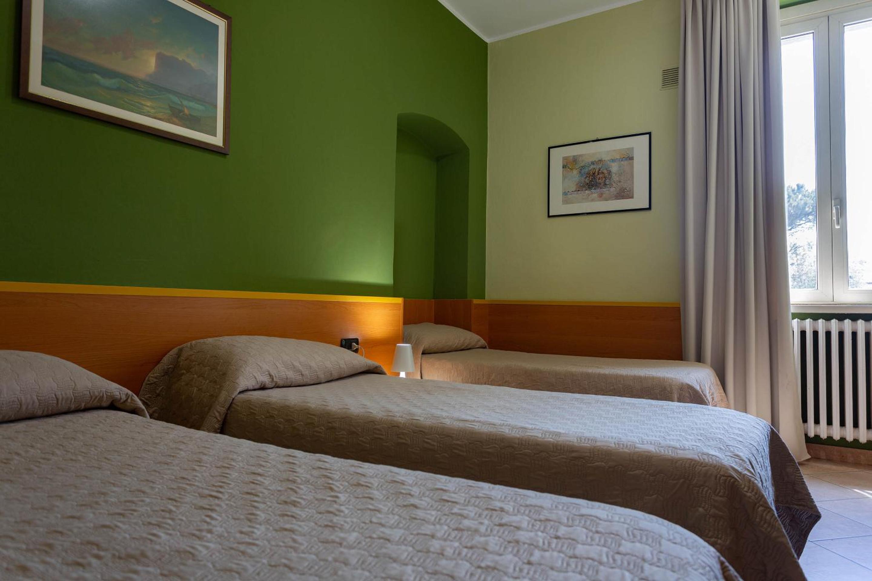 Triple Room - Photo 11