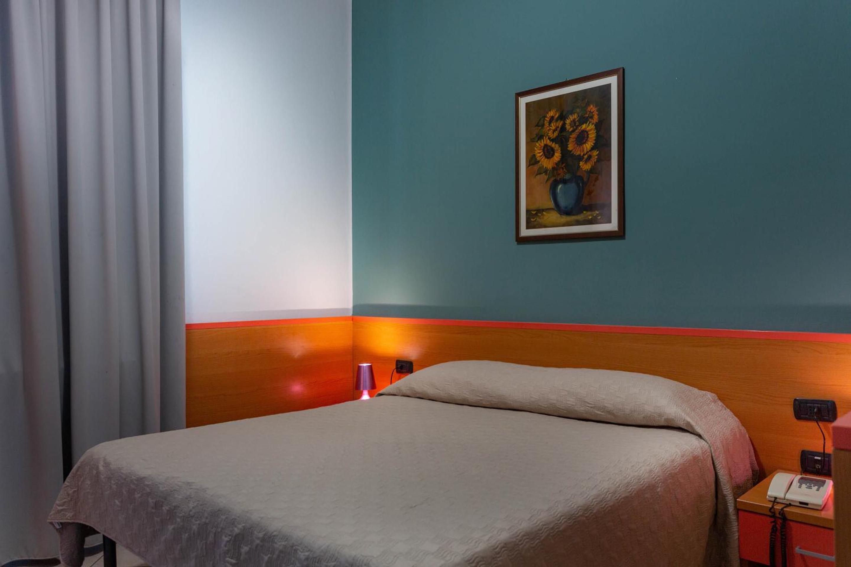 Double Room - Photo 7