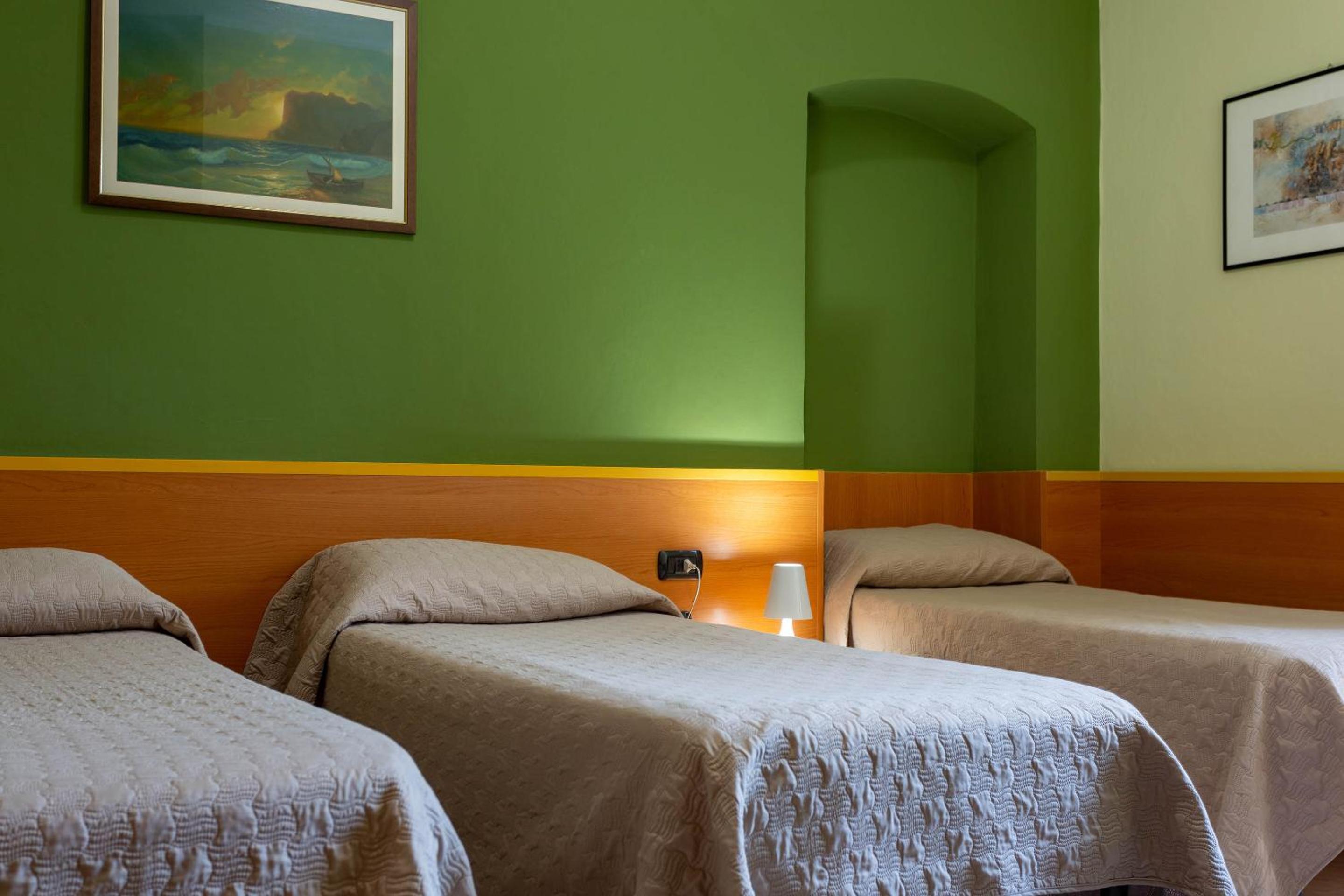 Triple Room - Photo 1