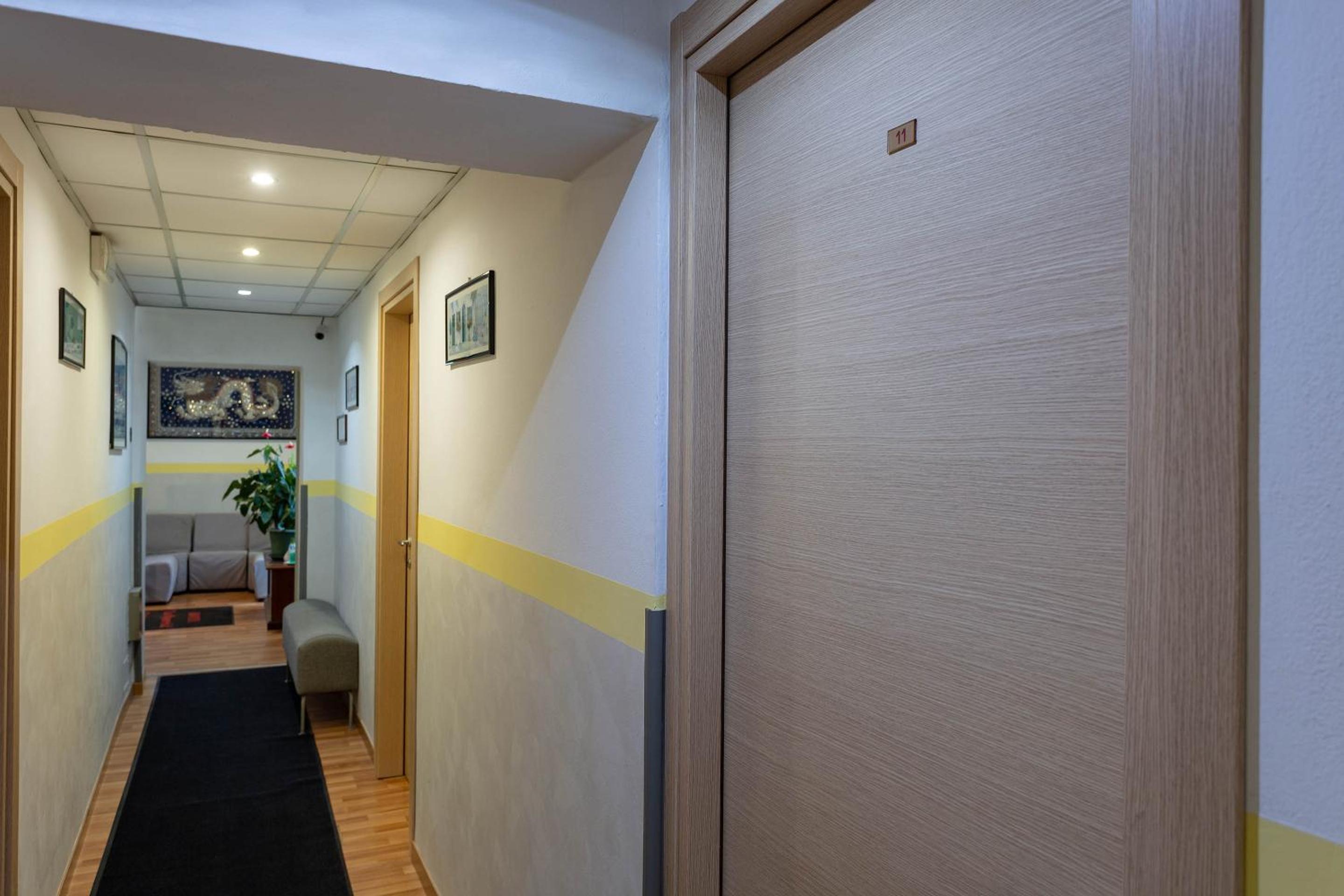 Twin Room - Photo 2