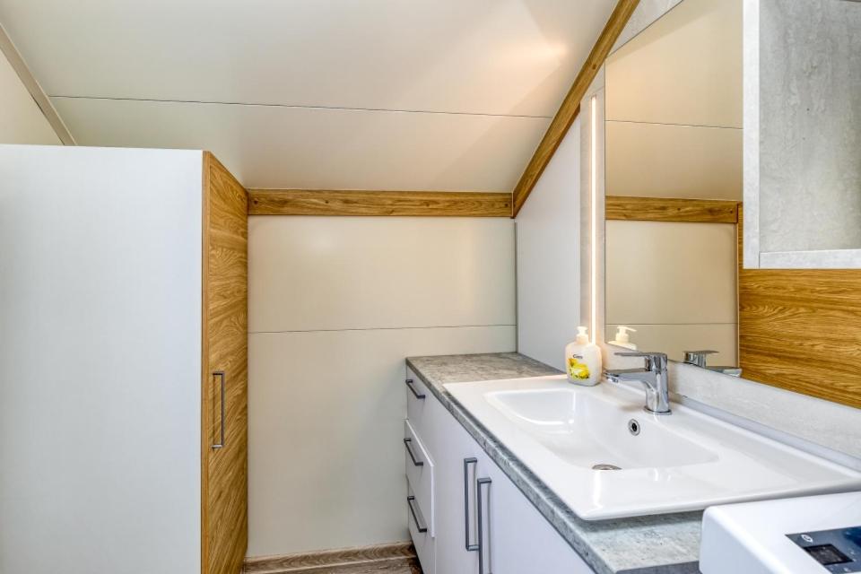 Two-Bedroom House - Photo 45