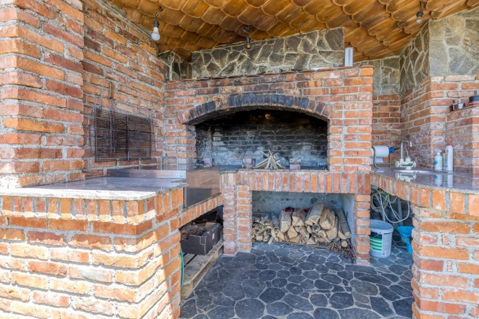 Two-Bedroom House - Photo 24