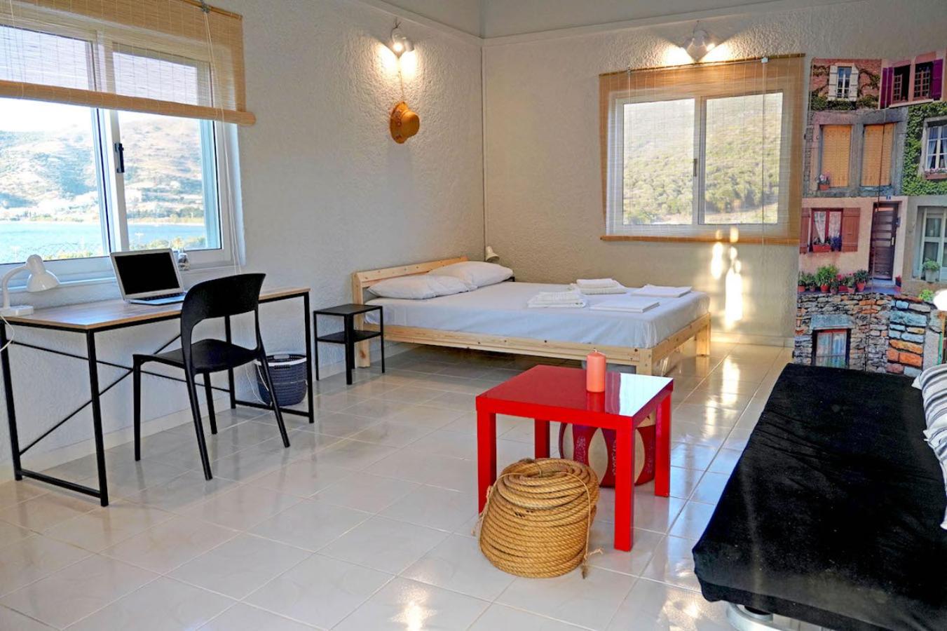 One-Bedroom House photo 1