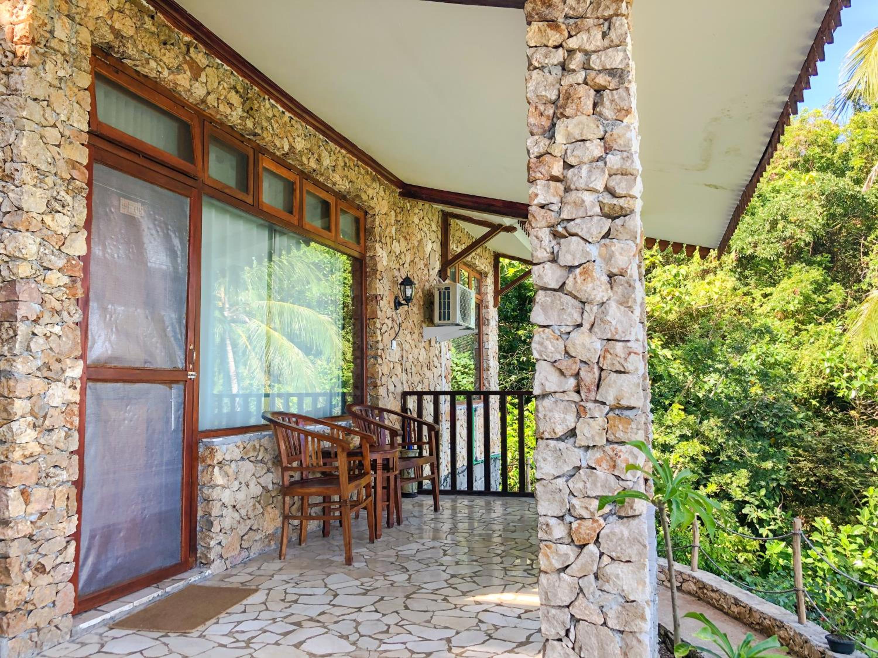 Executive Suite - Photo 16
