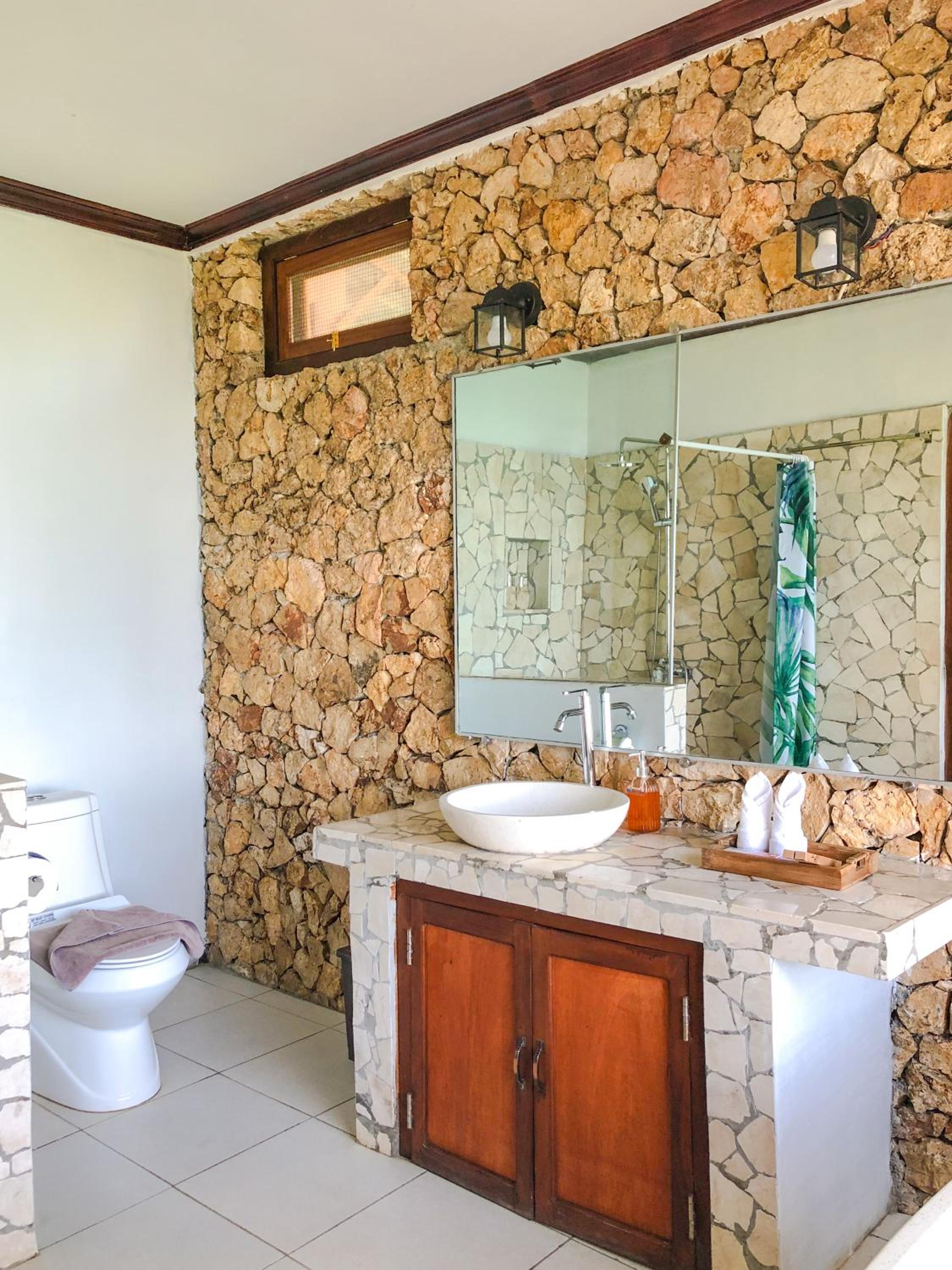 Executive Suite - Photo 14