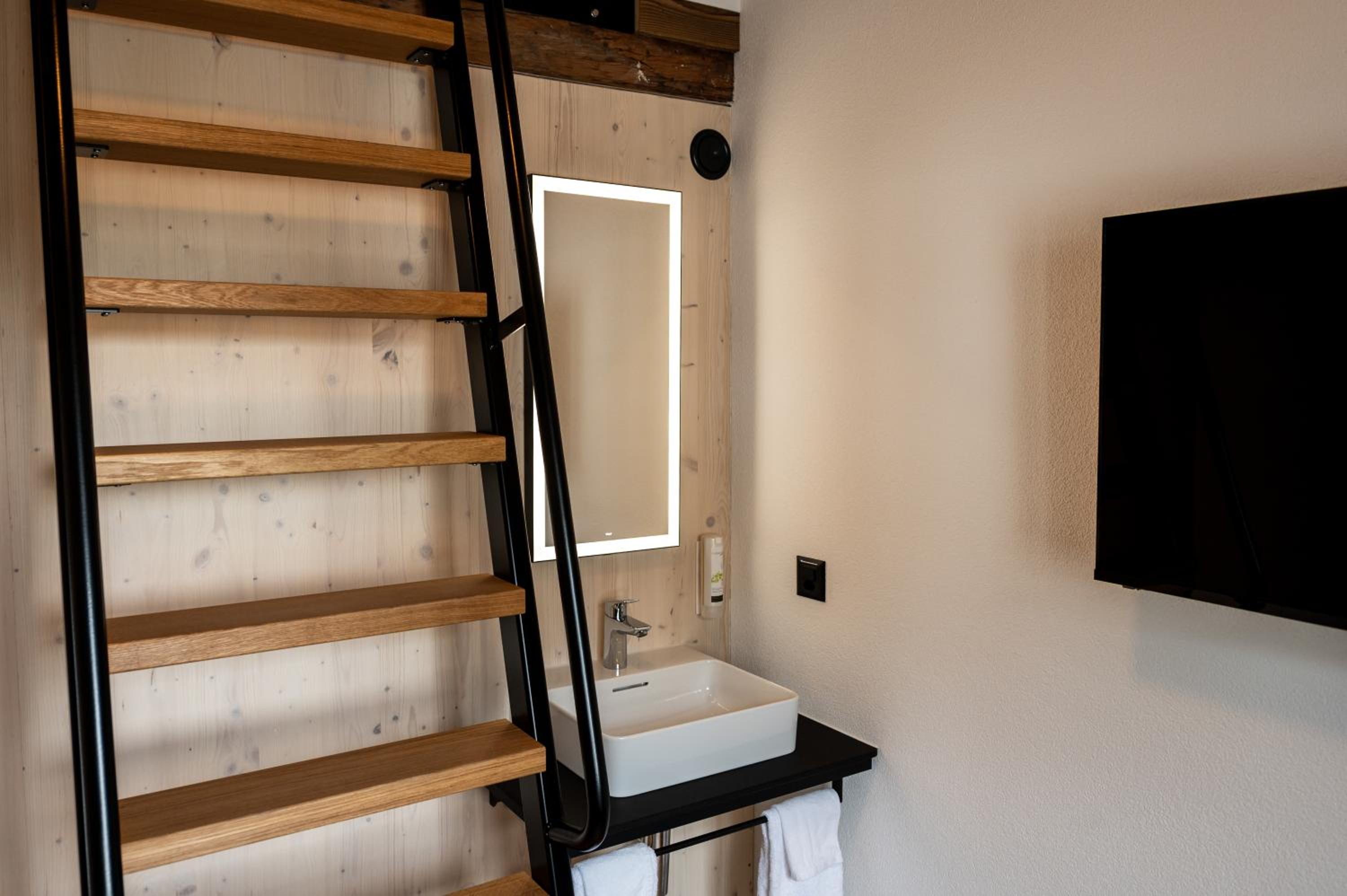 Standard Double Room with Fan photo 3