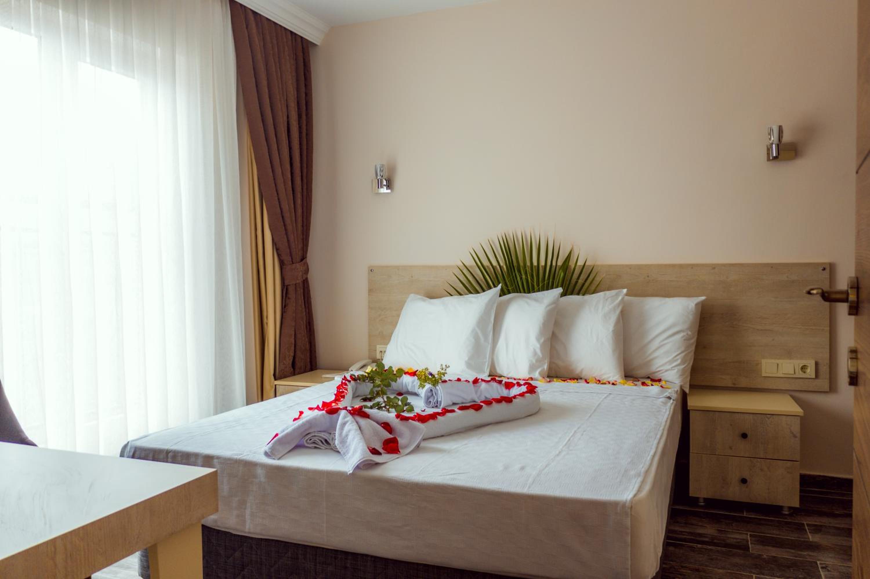 Double Room - Photo 6
