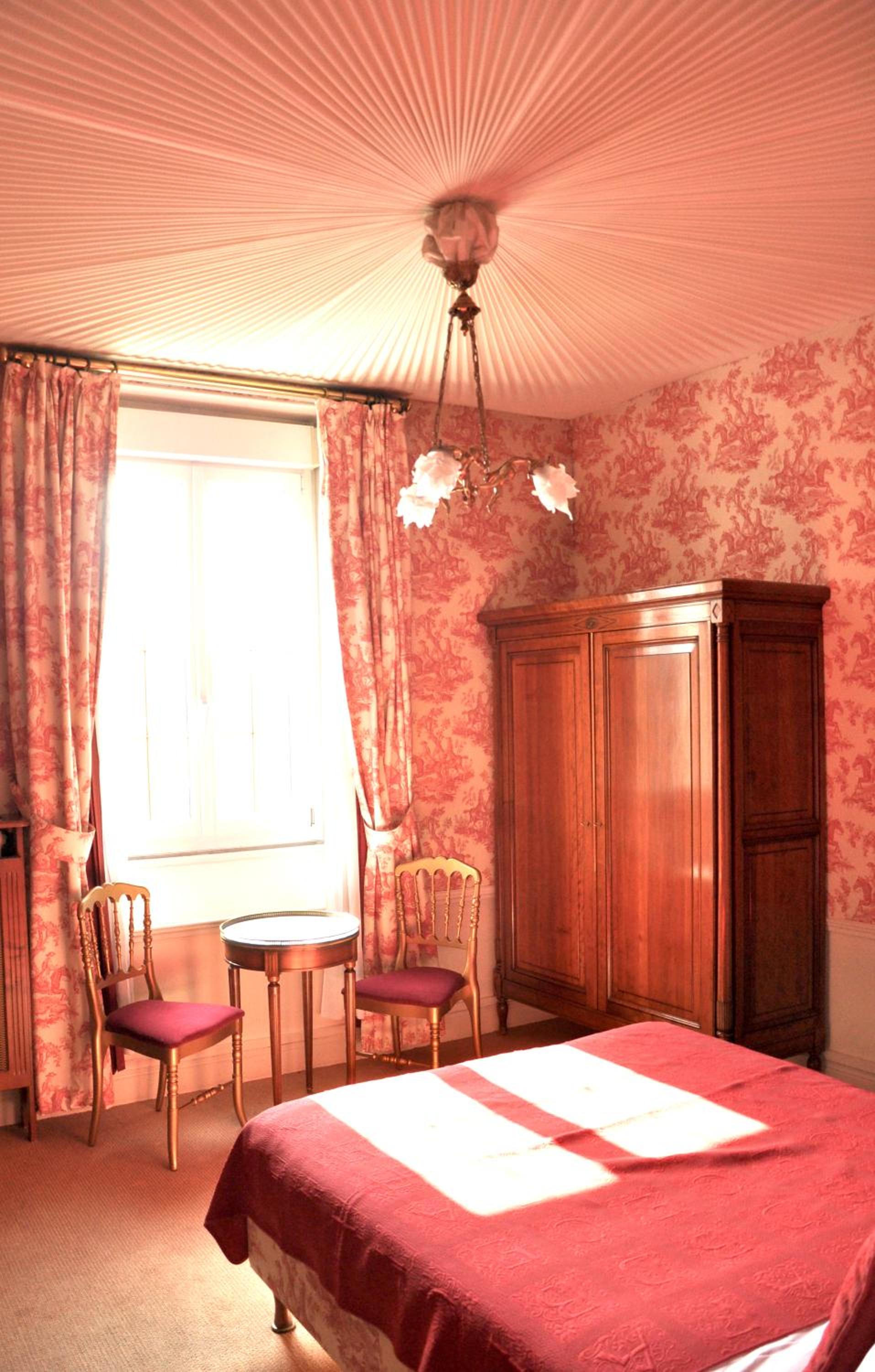 Single Room with Bath photo 2