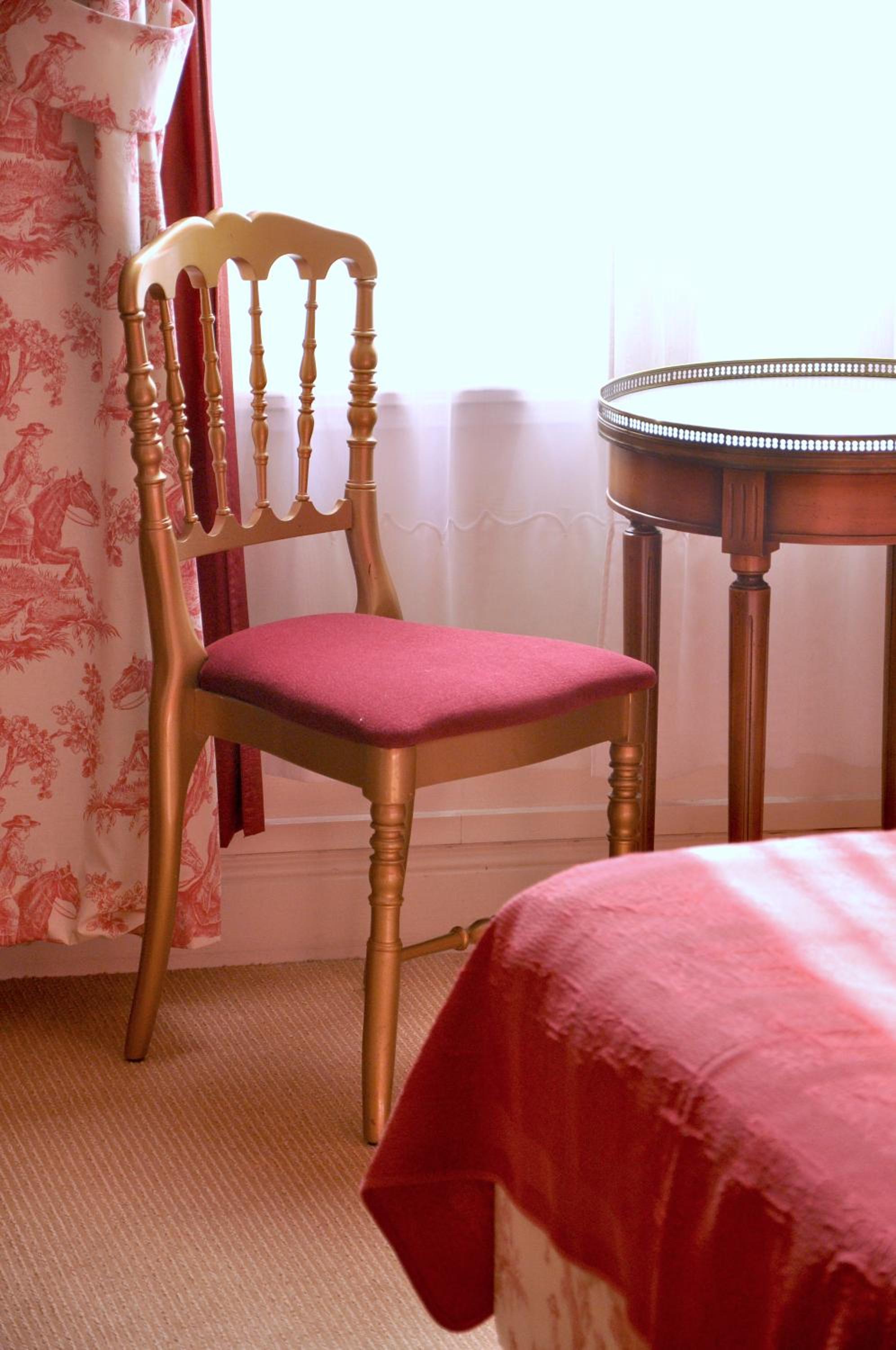 Single Room with Bath photo 3
