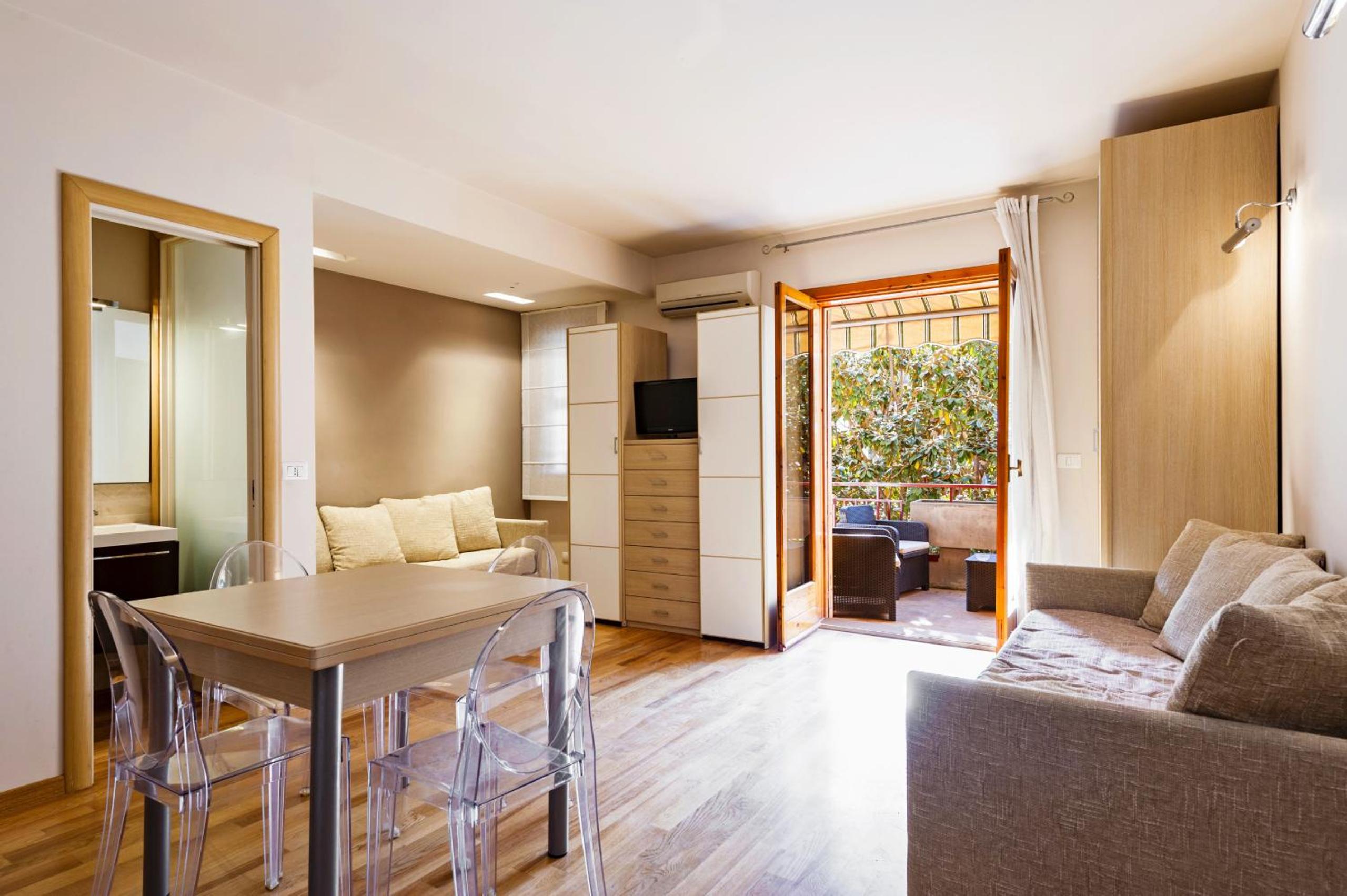 Studio Apartment