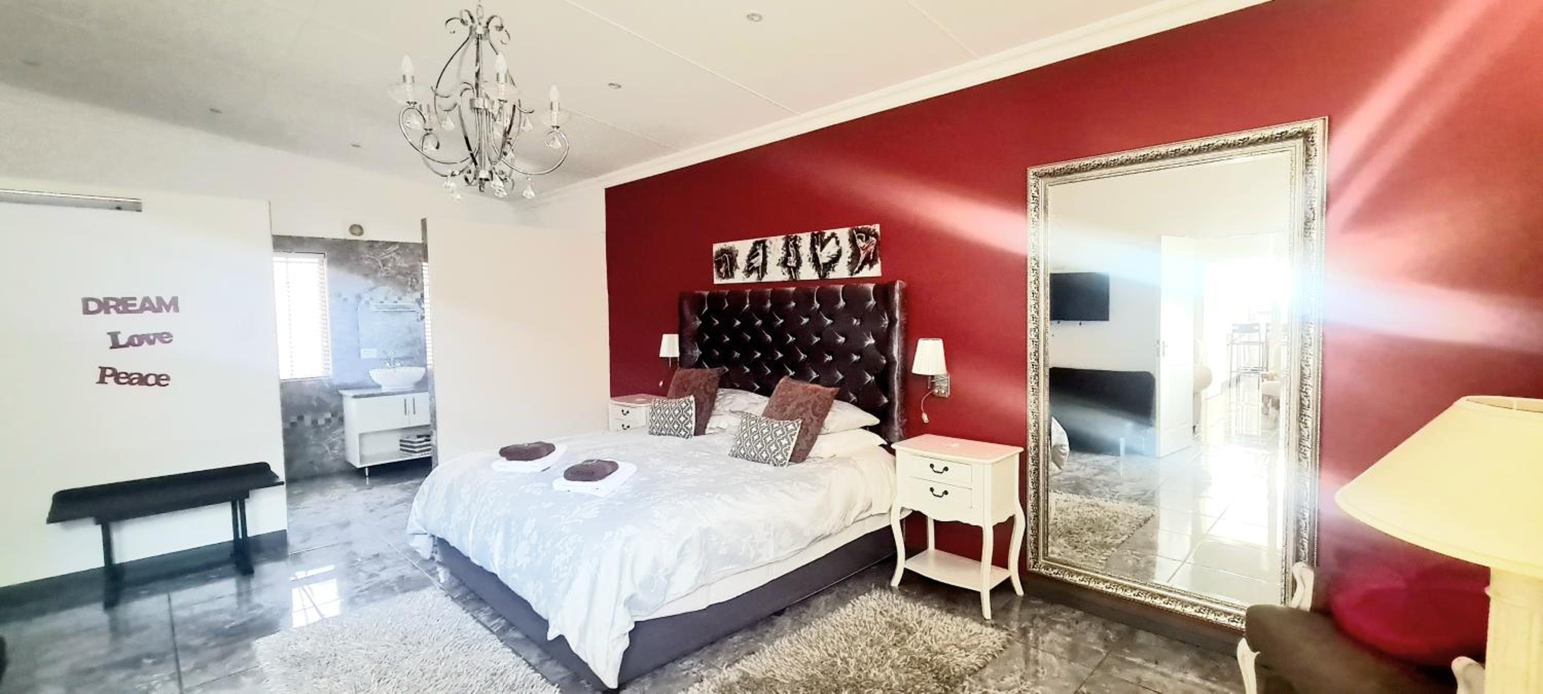 Deluxe Suite - Photo 1