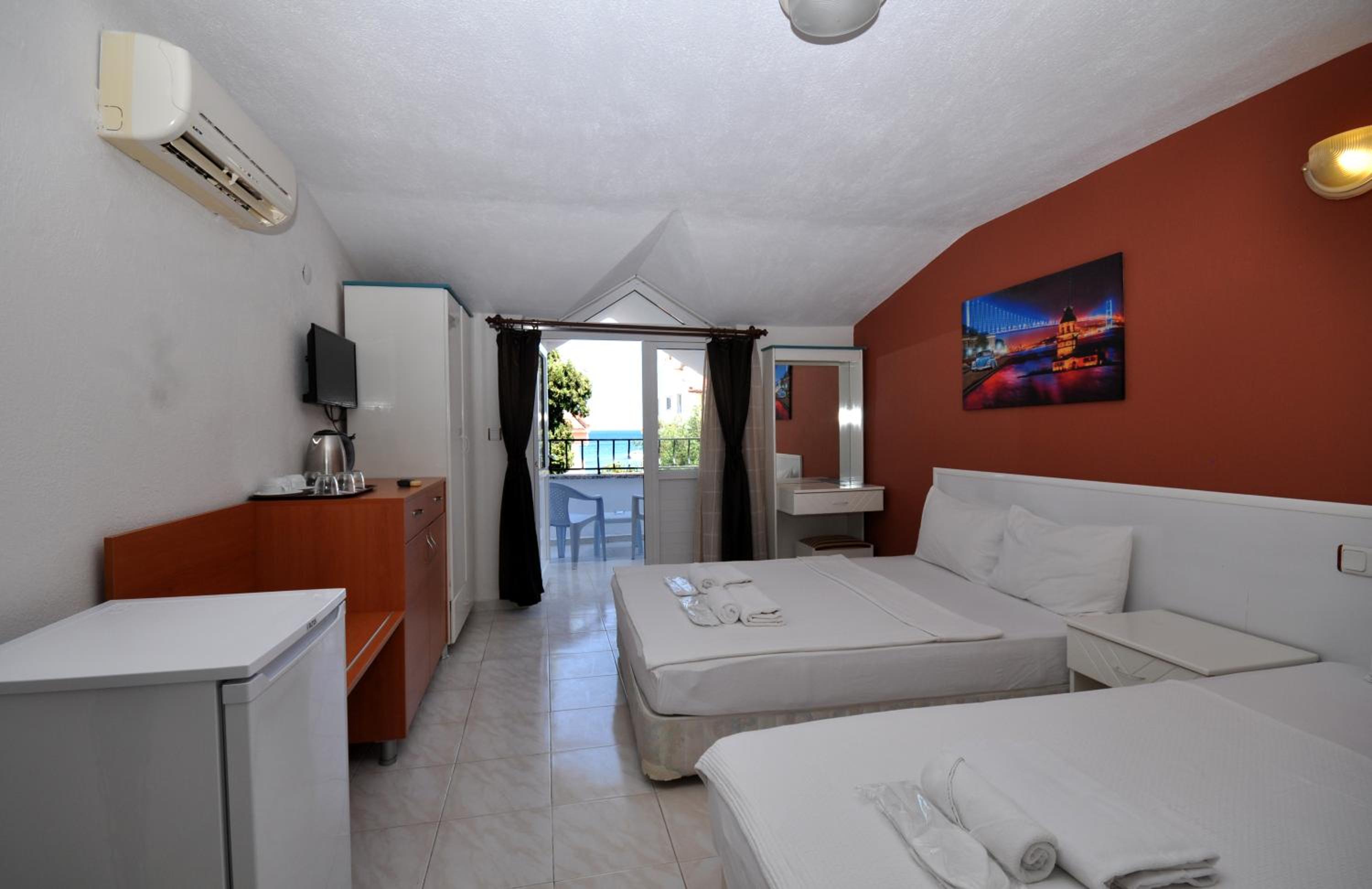 Comfort Triple Room
