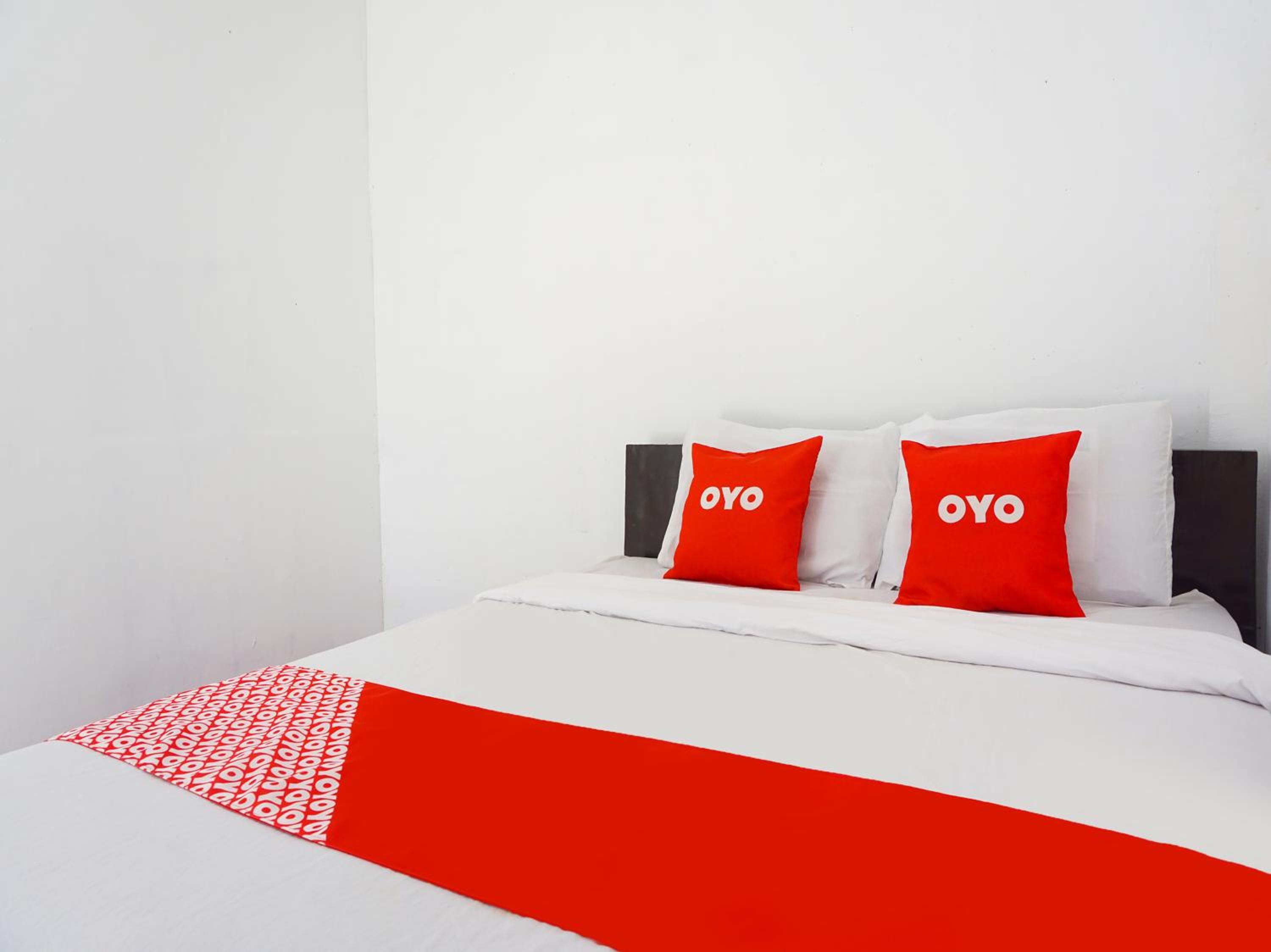 Deluxe King Room photo 2