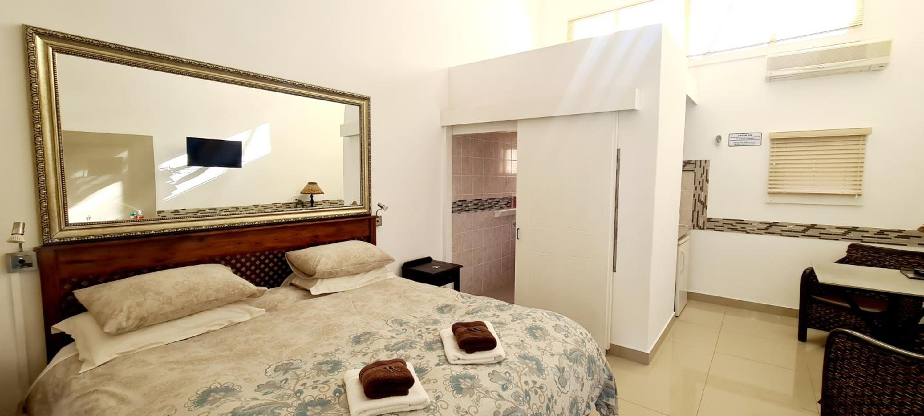 King Room with Garden View - Photo 5