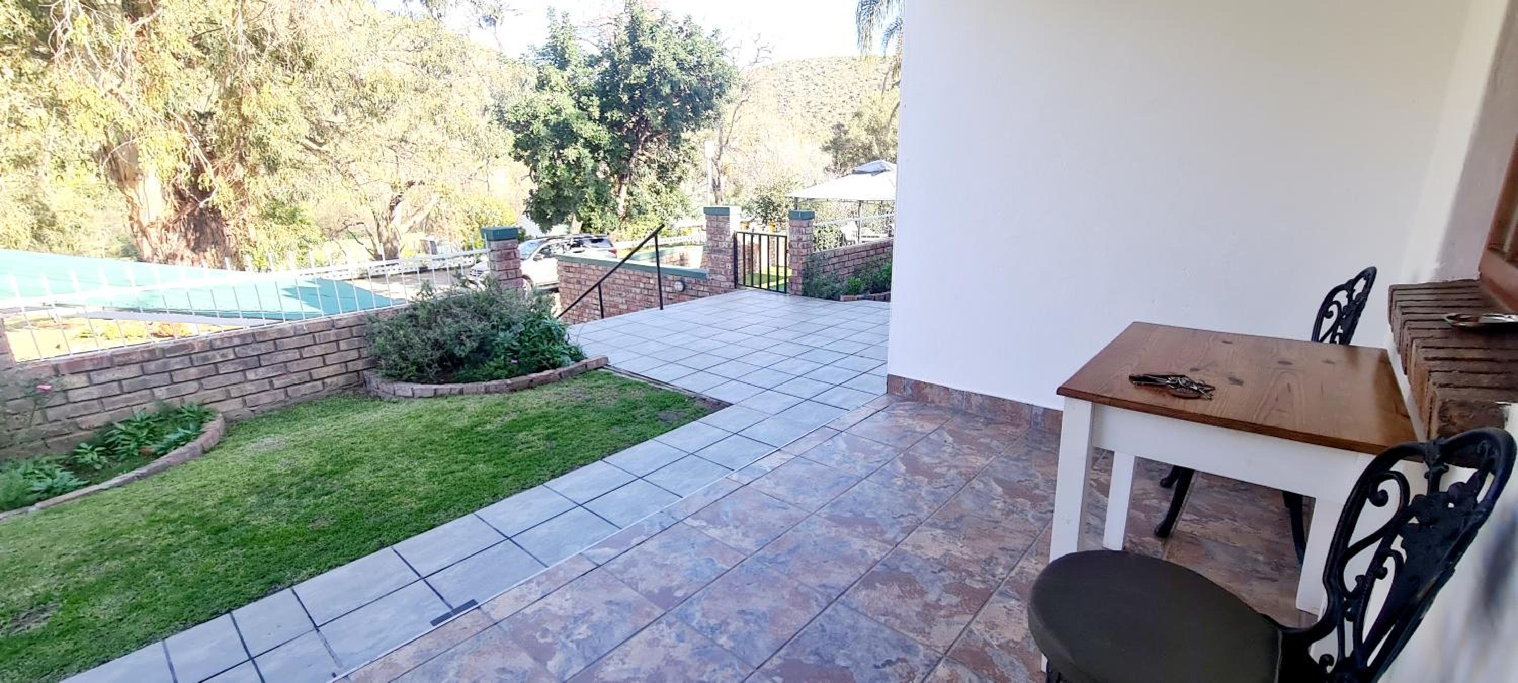 King Room with Garden View - Photo 4