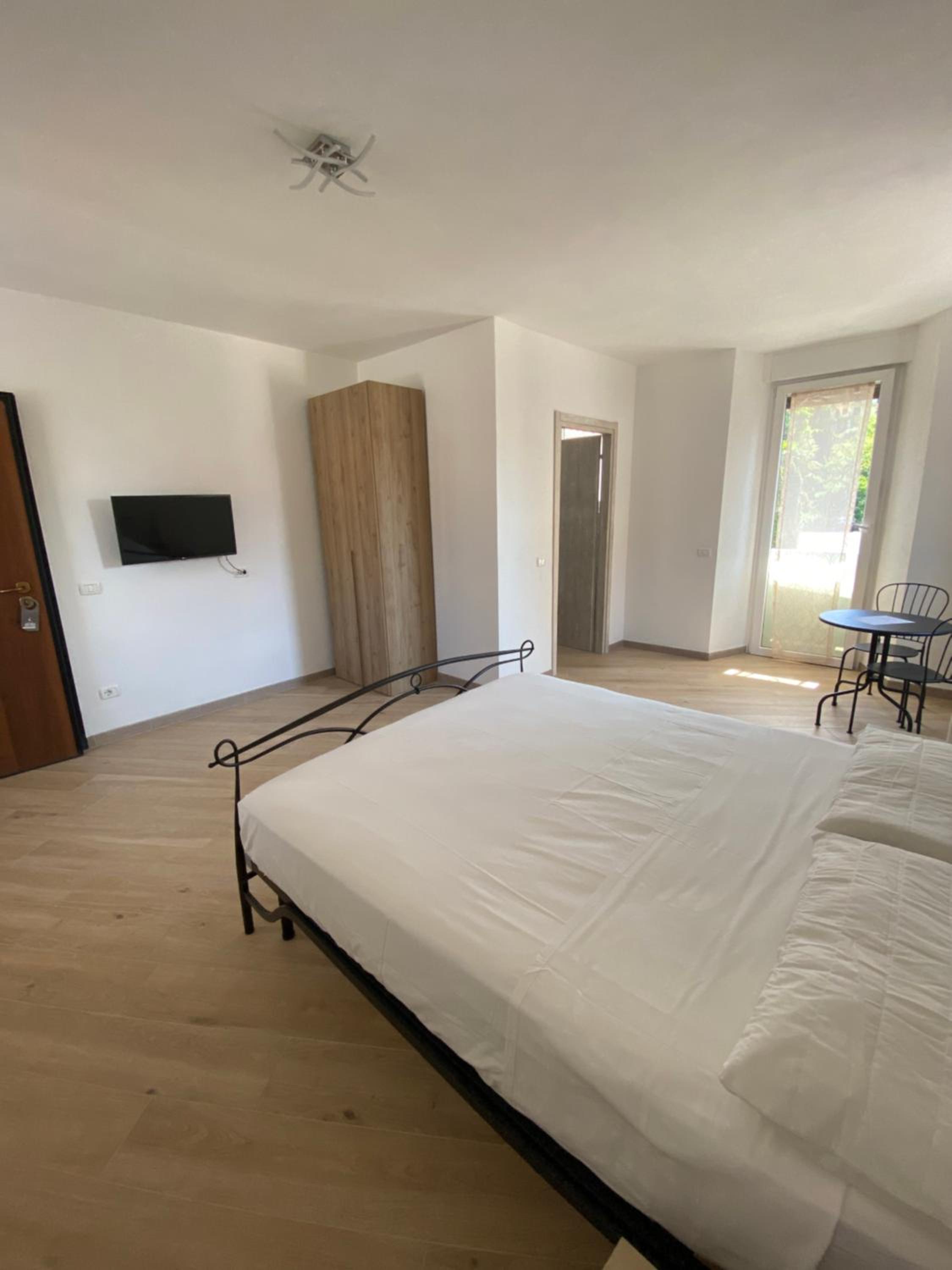 Large Double Room photo 2