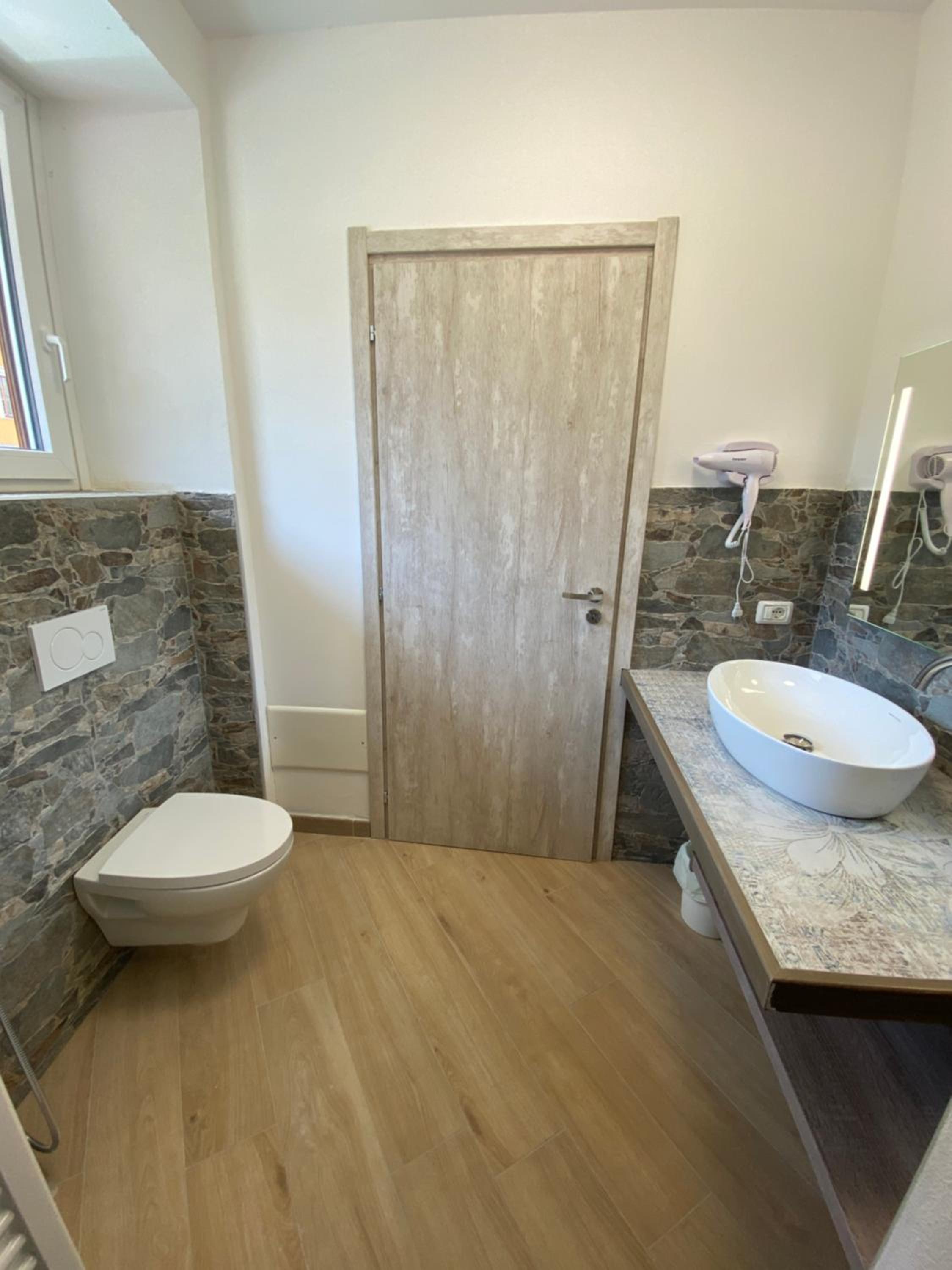 Large Double Room photo 3