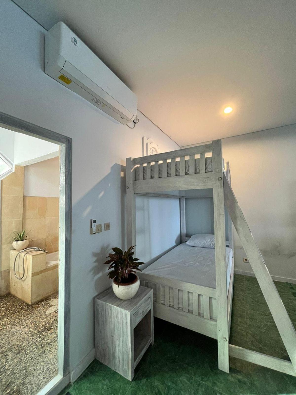 Studio Apartment with Sea View photo 3