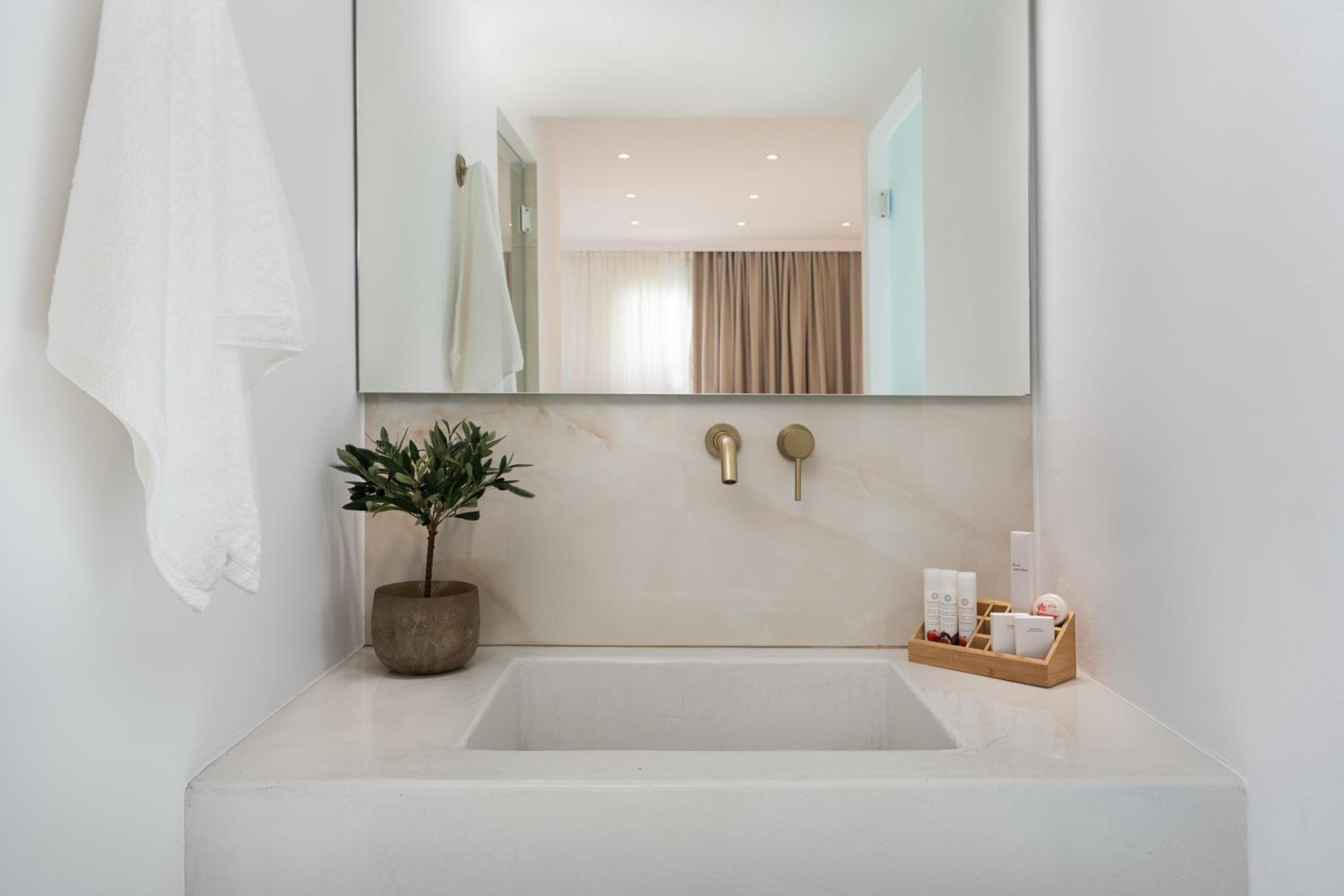 Suite with Sea View, Private Jacuzzi & Steam Room - A3 - Photo 10