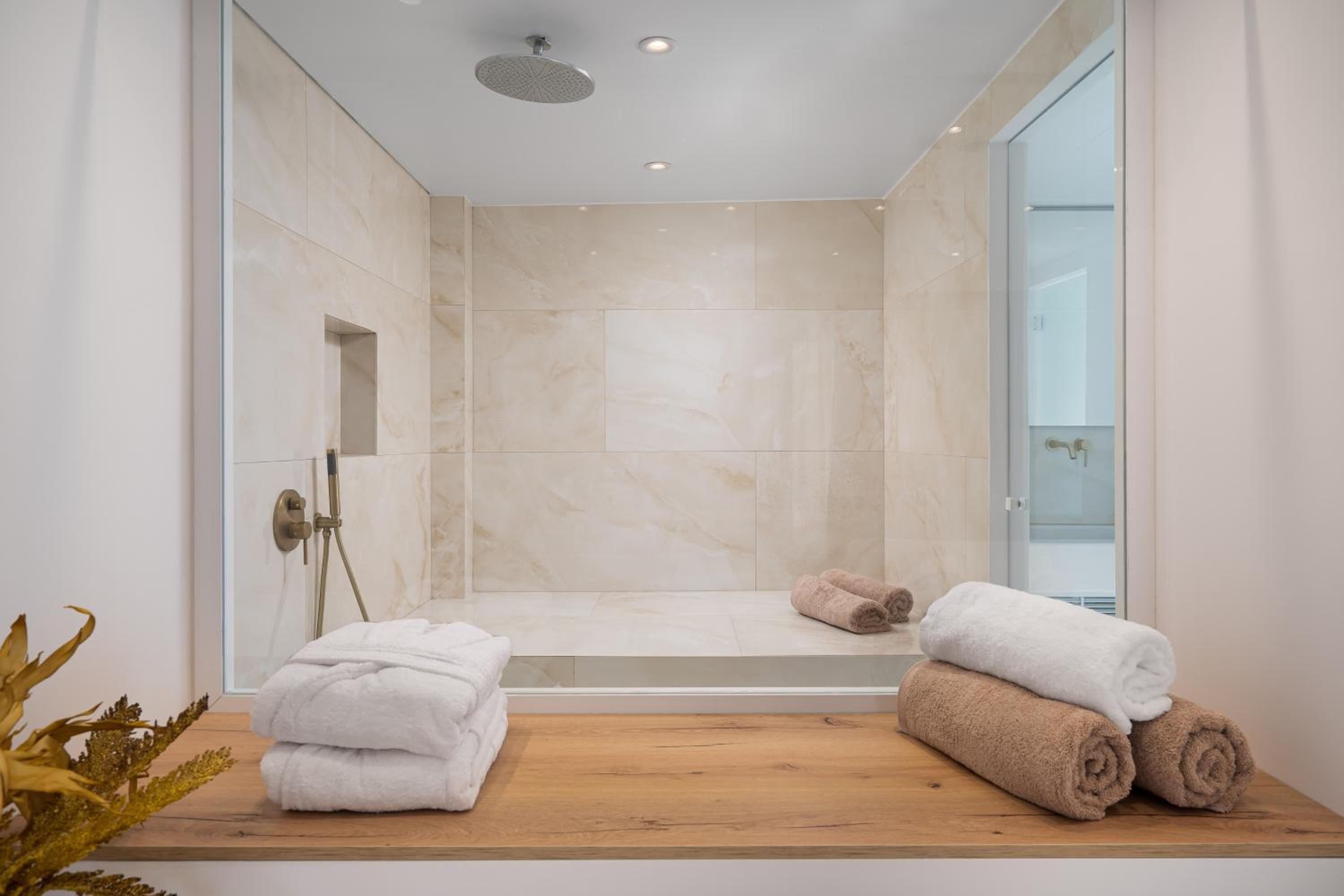 Suite with Sea View, Private Jacuzzi & Steam Room - A3 - Photo 2