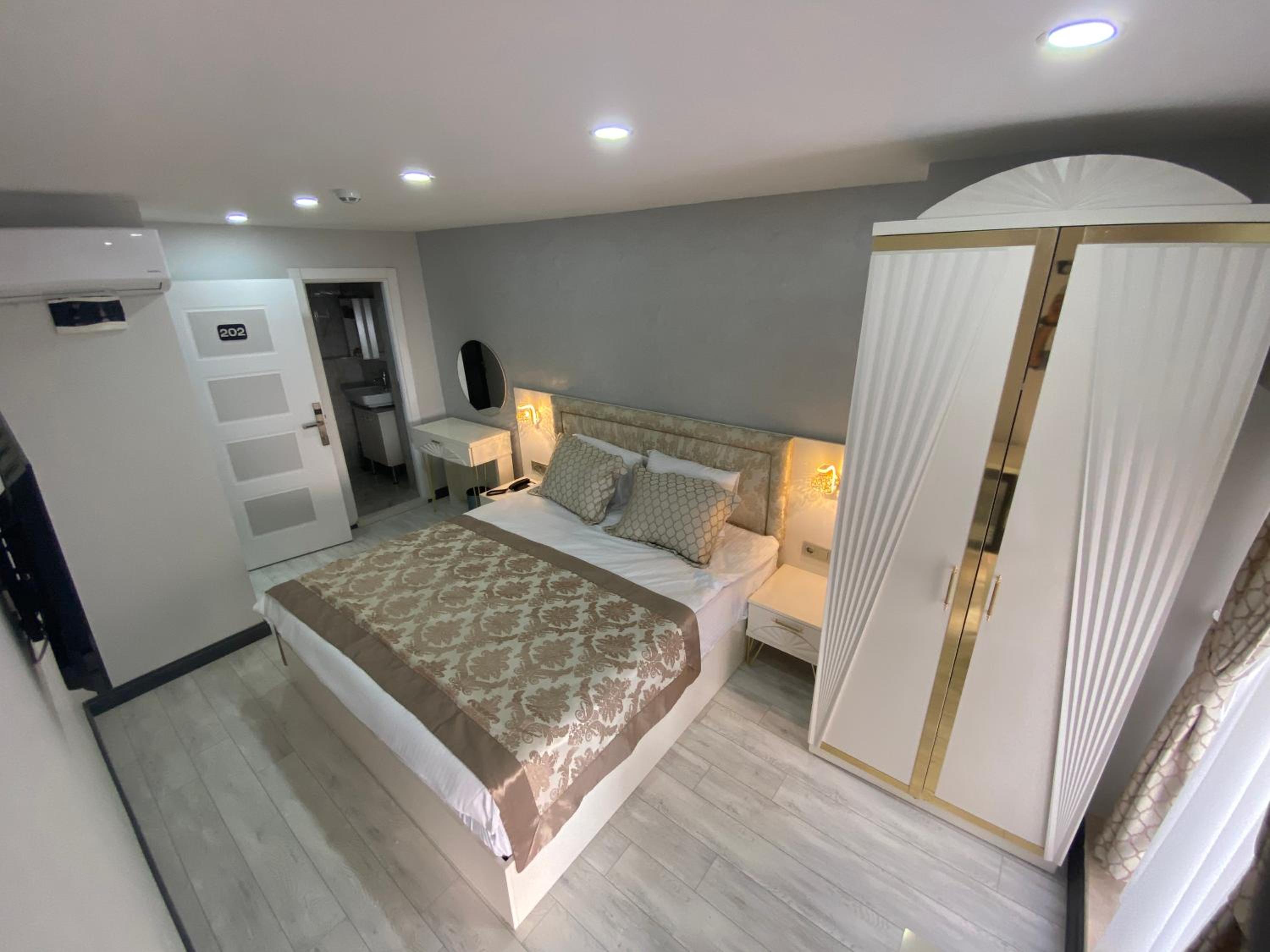 Deluxe Double Room photo 3
