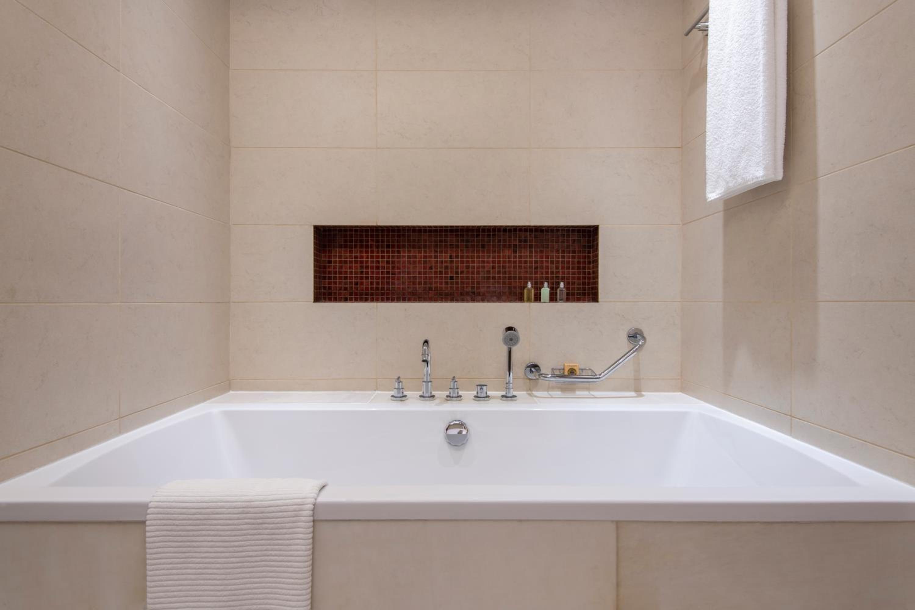 Family Suite - Photo 8