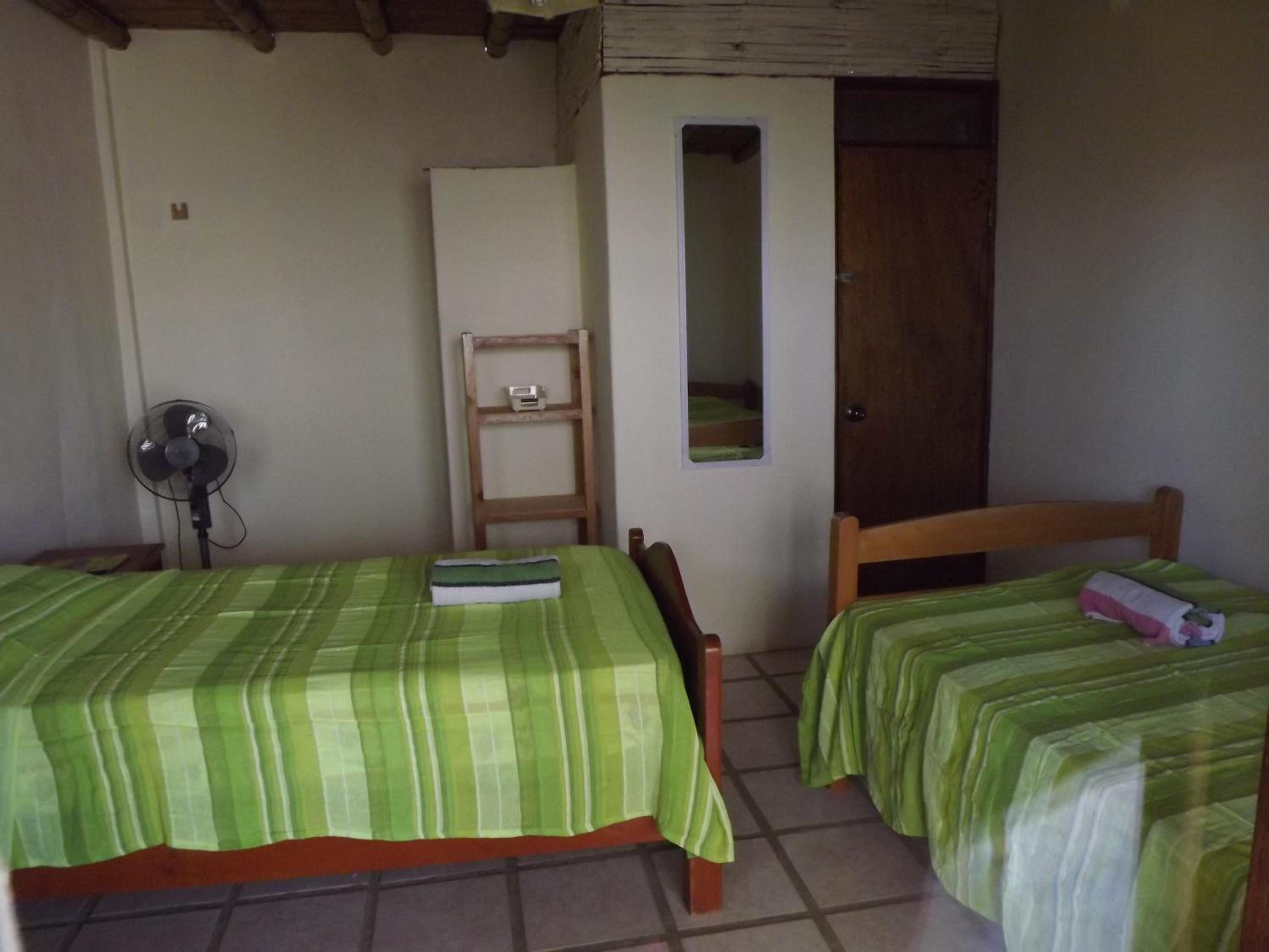 Economy Twin Room photo 3