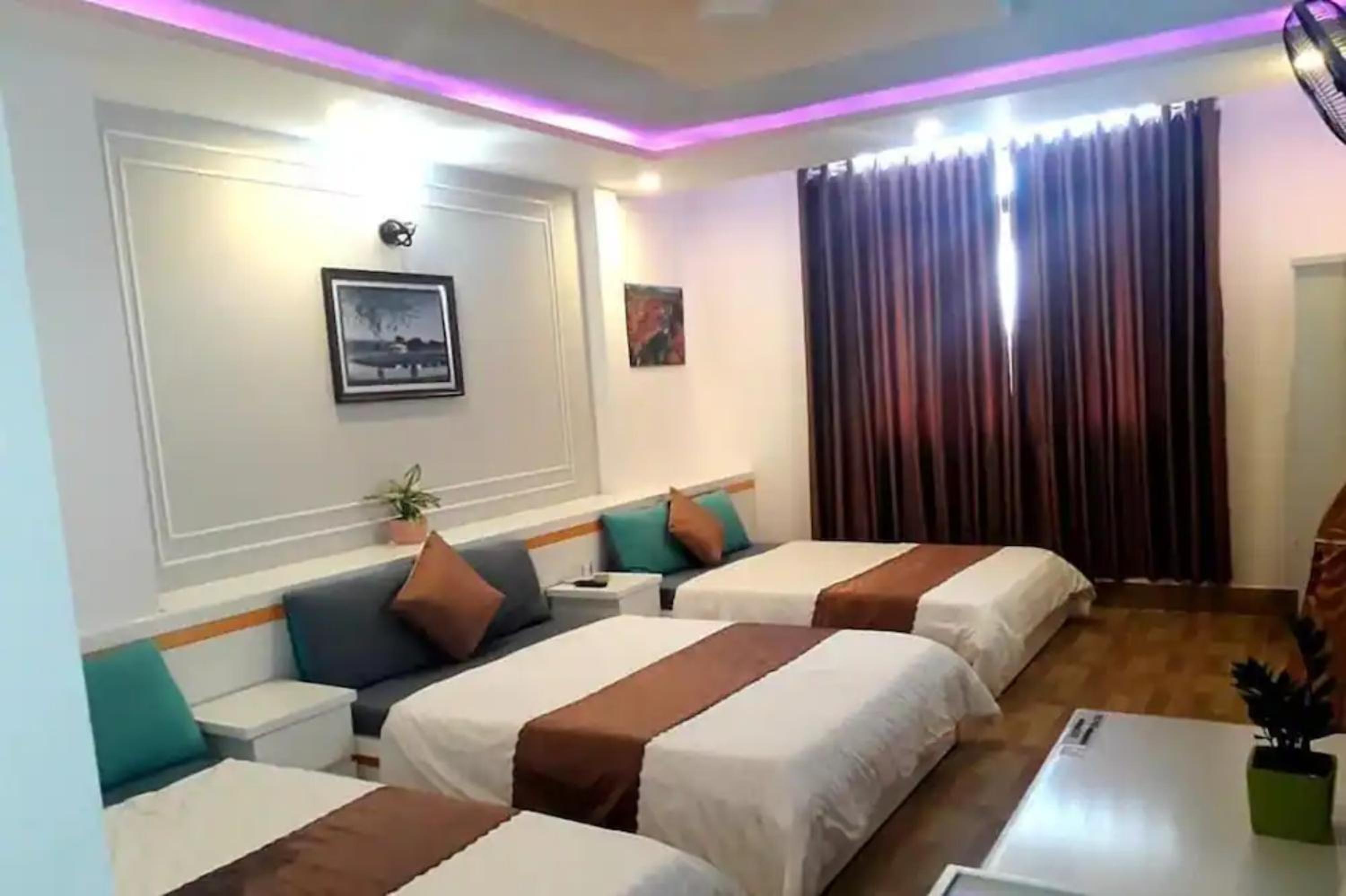 Family Room - Photo 4