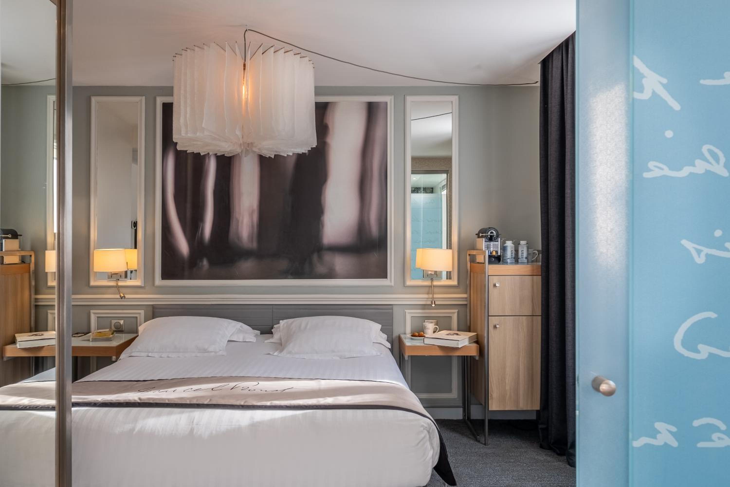 Executive Double Room thumbnail 5