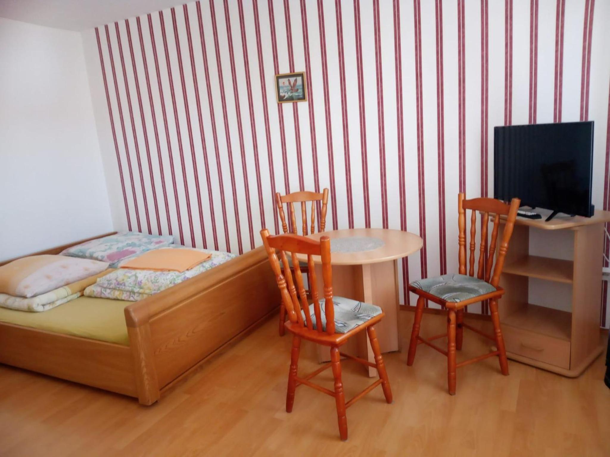 Triple Room with Private Bathroom photo 3