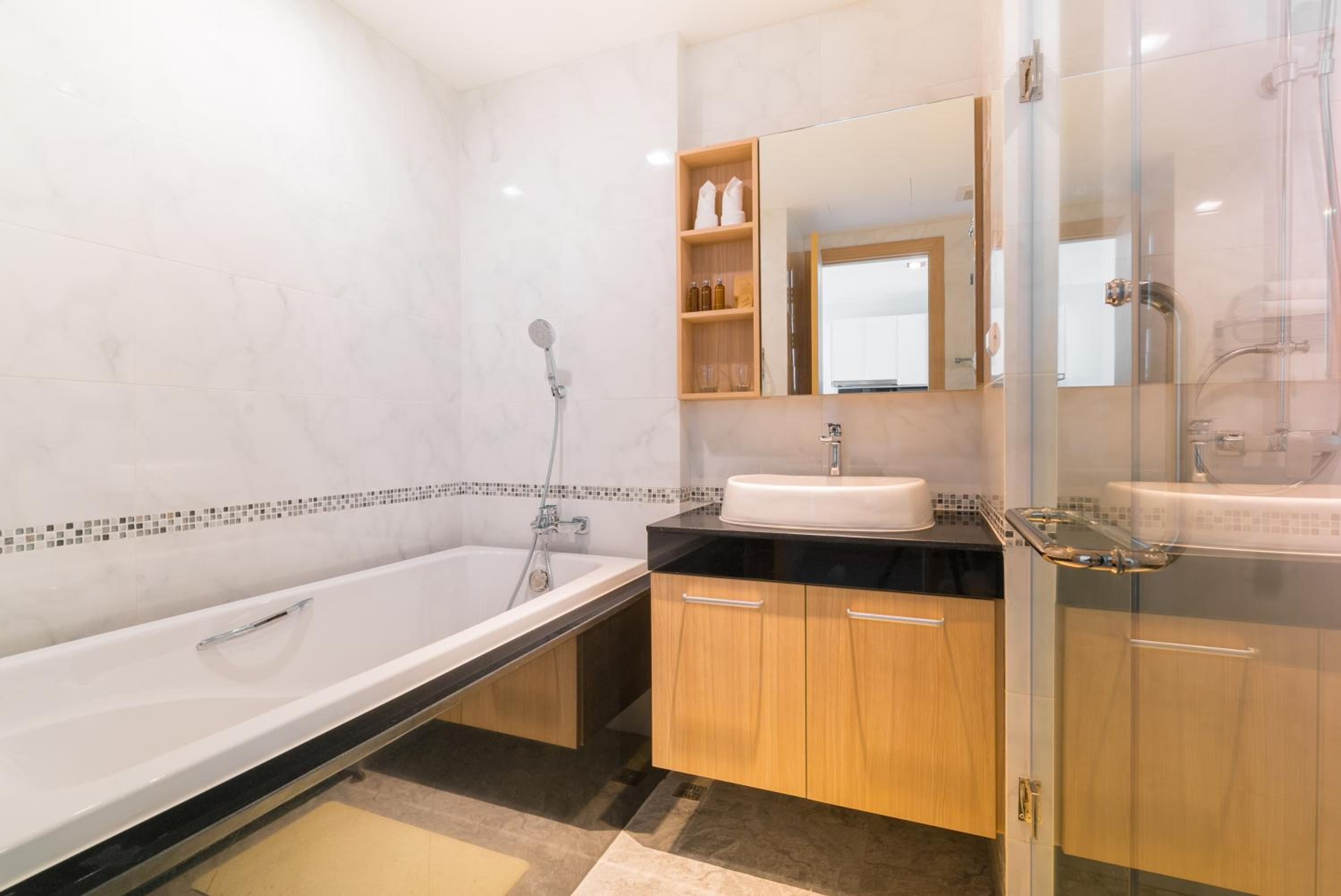One Bedroom Deluxe Plus photo 2