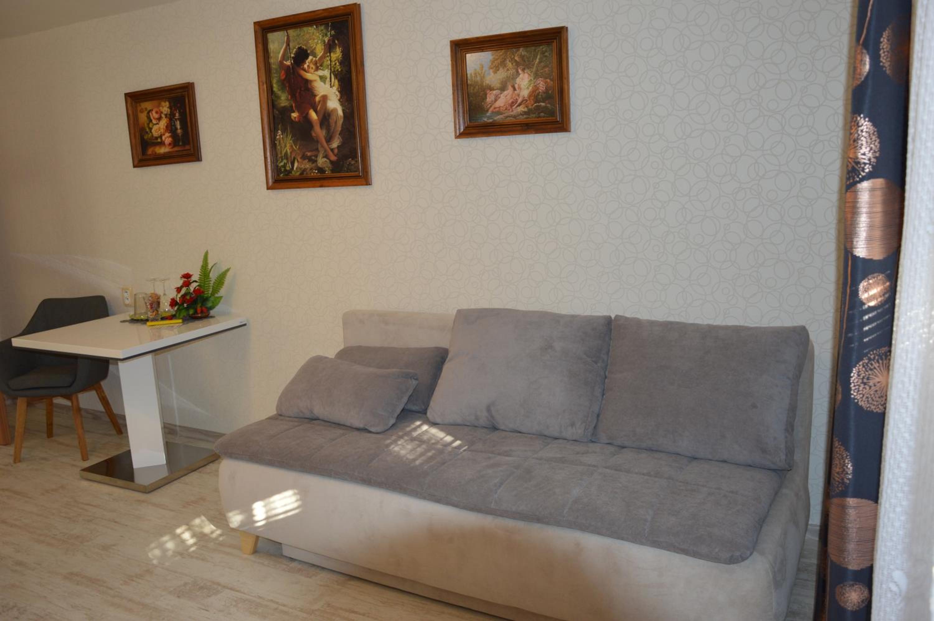 Deluxe Double Room with Balcony - Photo 6