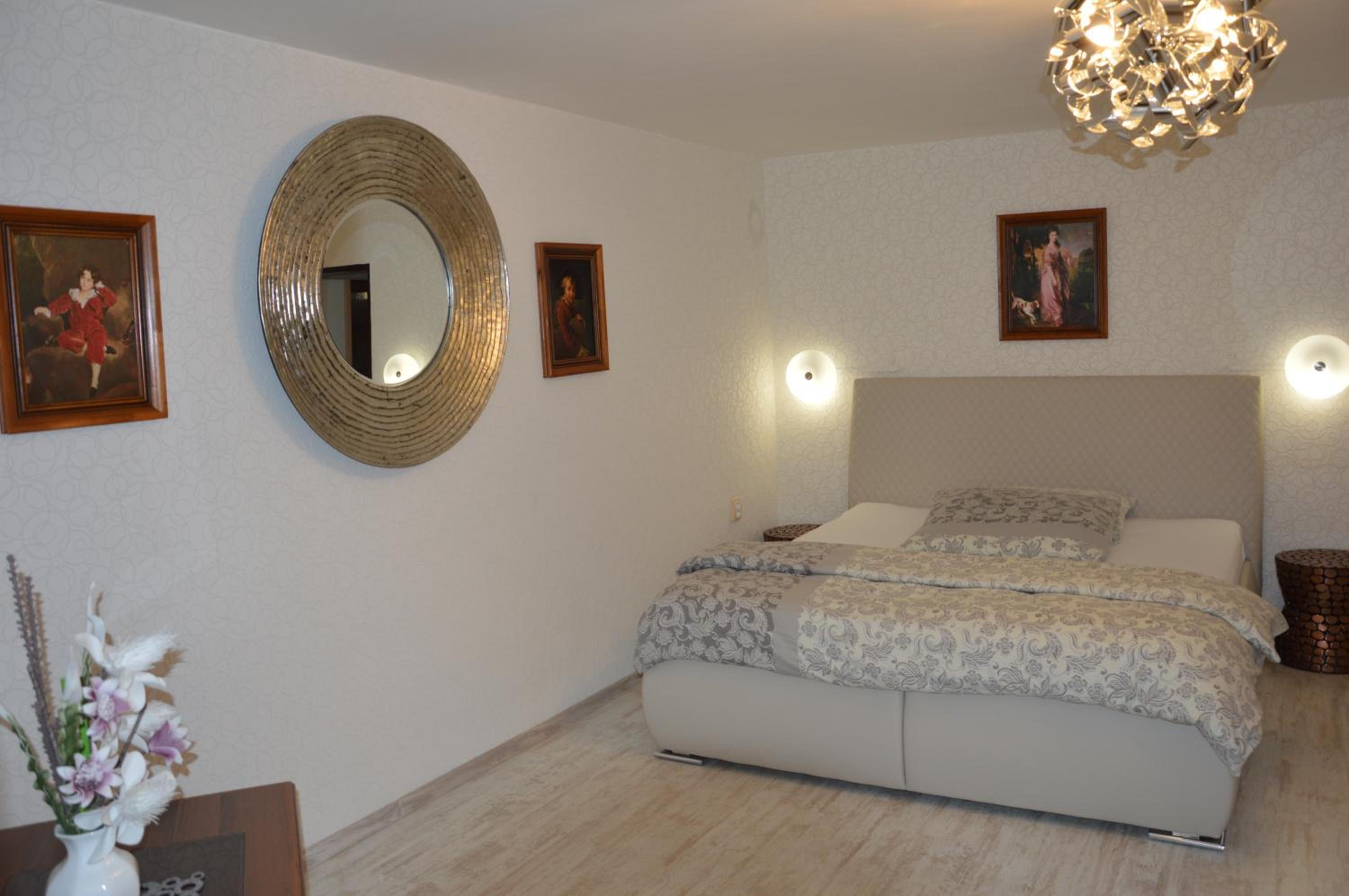 Deluxe Double Room with Balcony - Photo 7