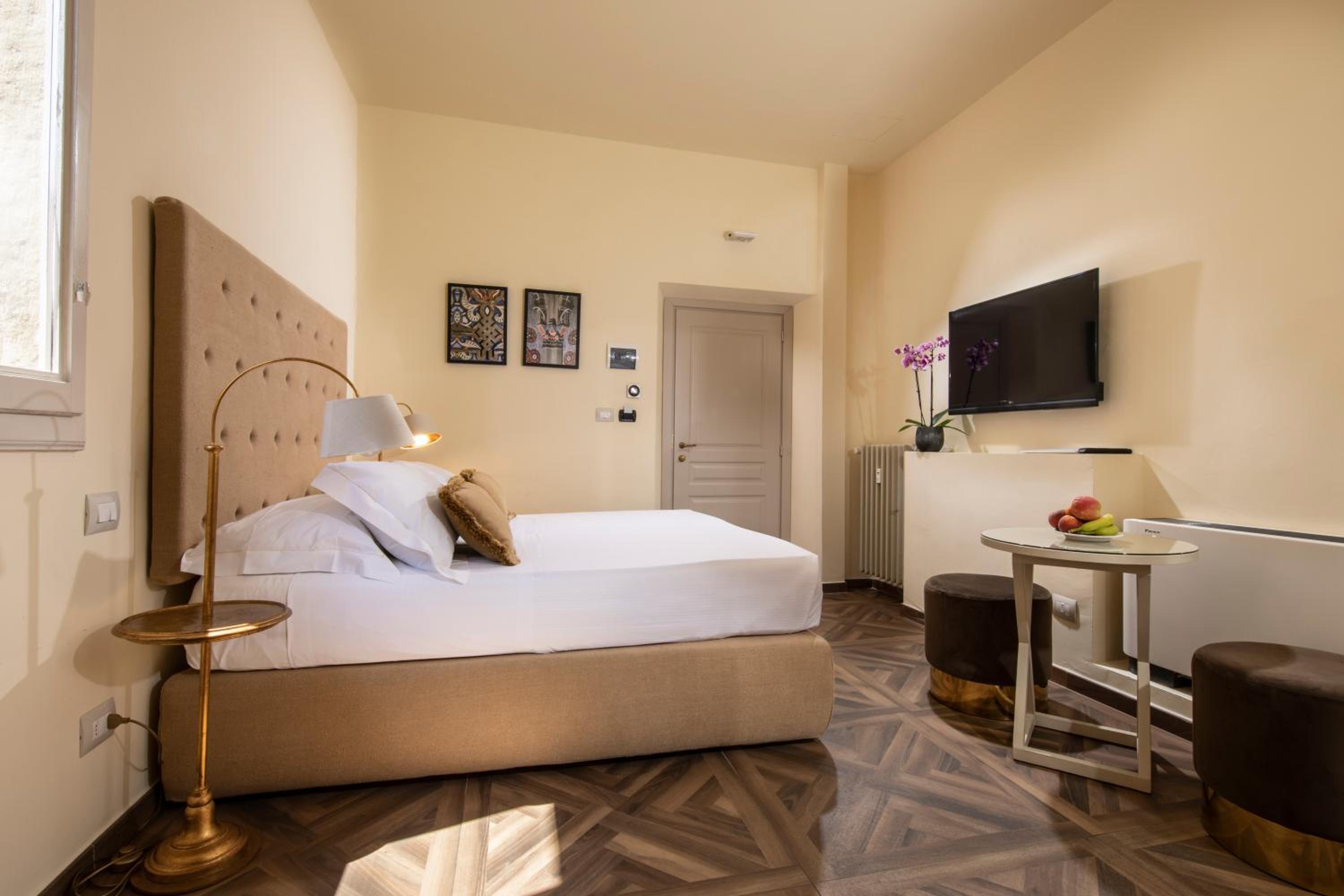 Small Double or Twin Room photo 2