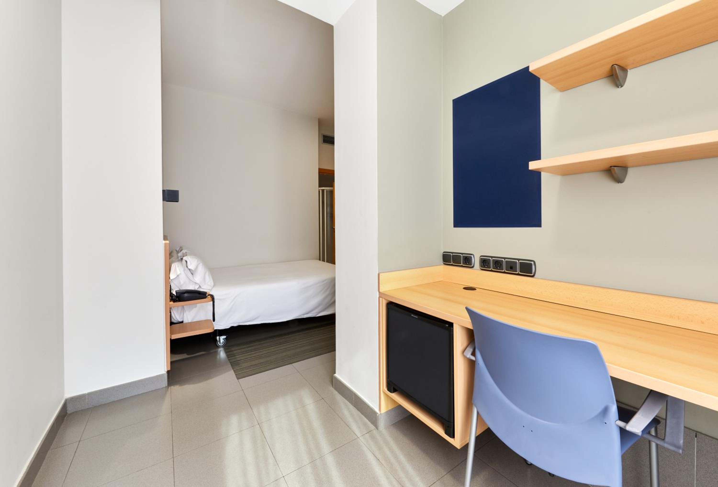 Single Room photo 2