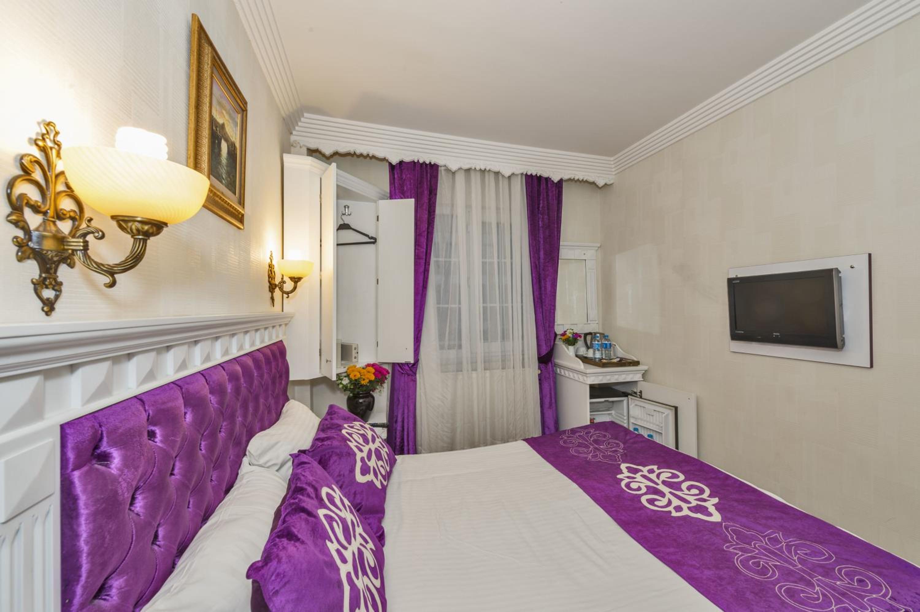 Standard Double or Twin Room photo 1