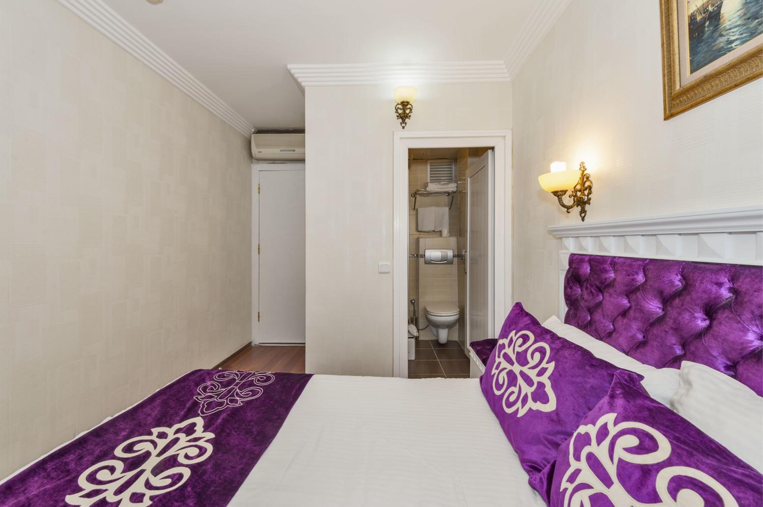 Standard Double or Twin Room photo 2