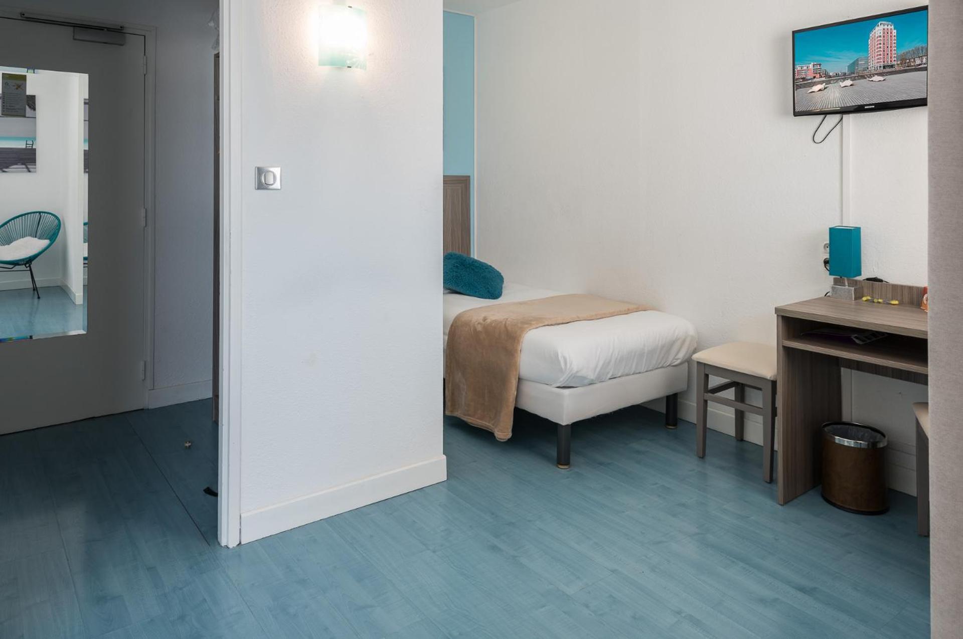 Standard Triple Room - Photo 4