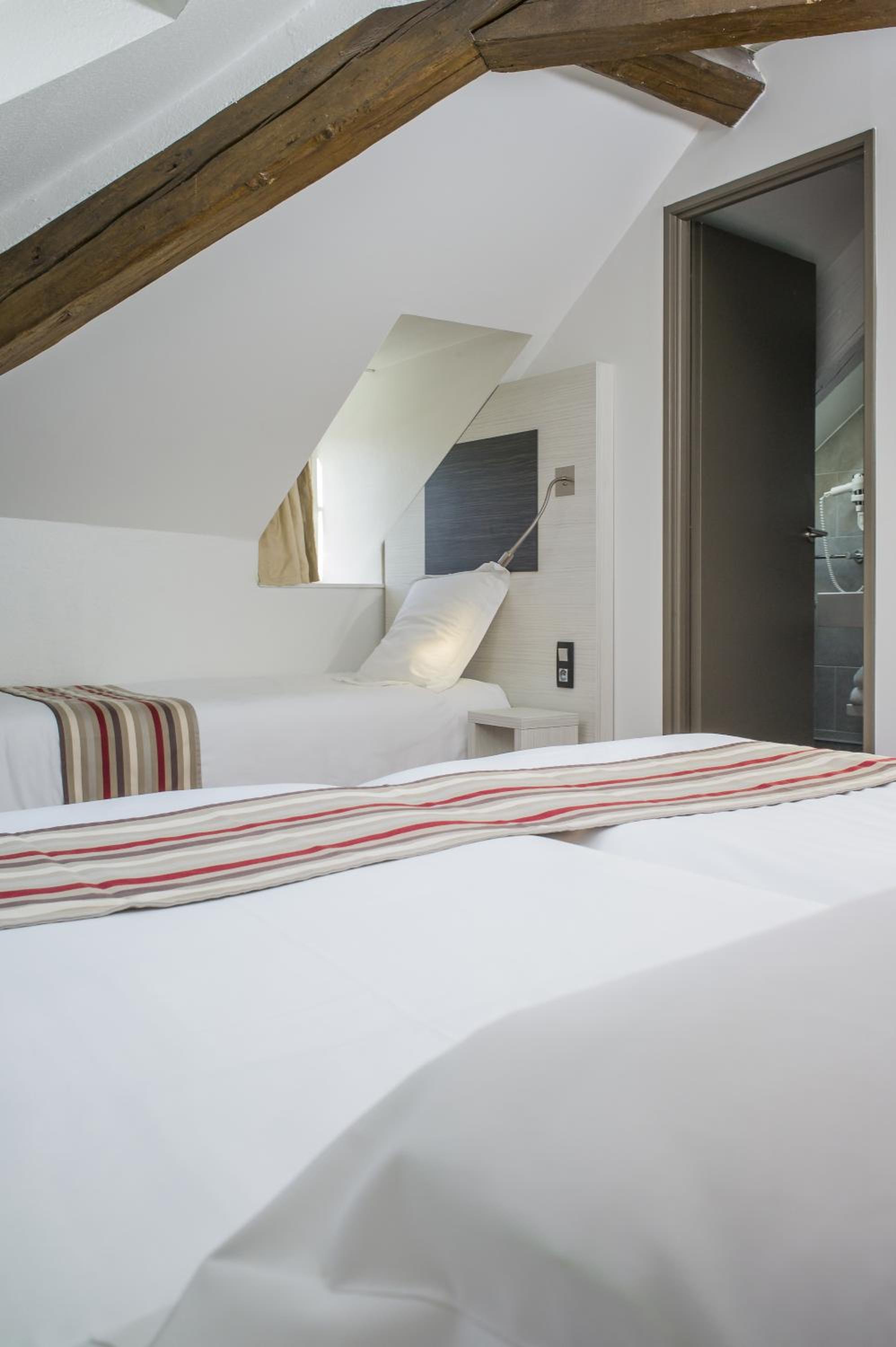 Triple Room - Photo 12