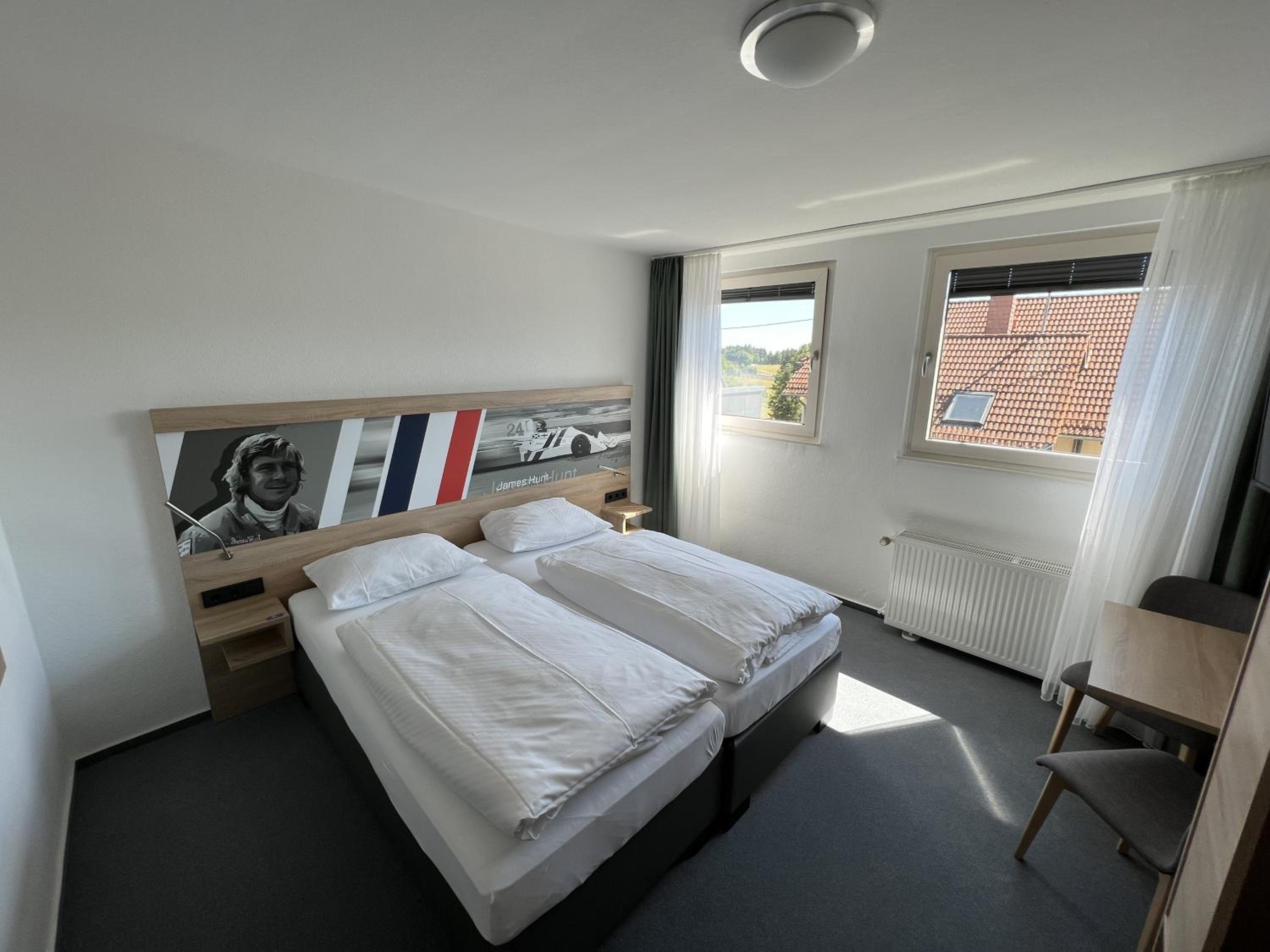 Twin Room - Photo 6