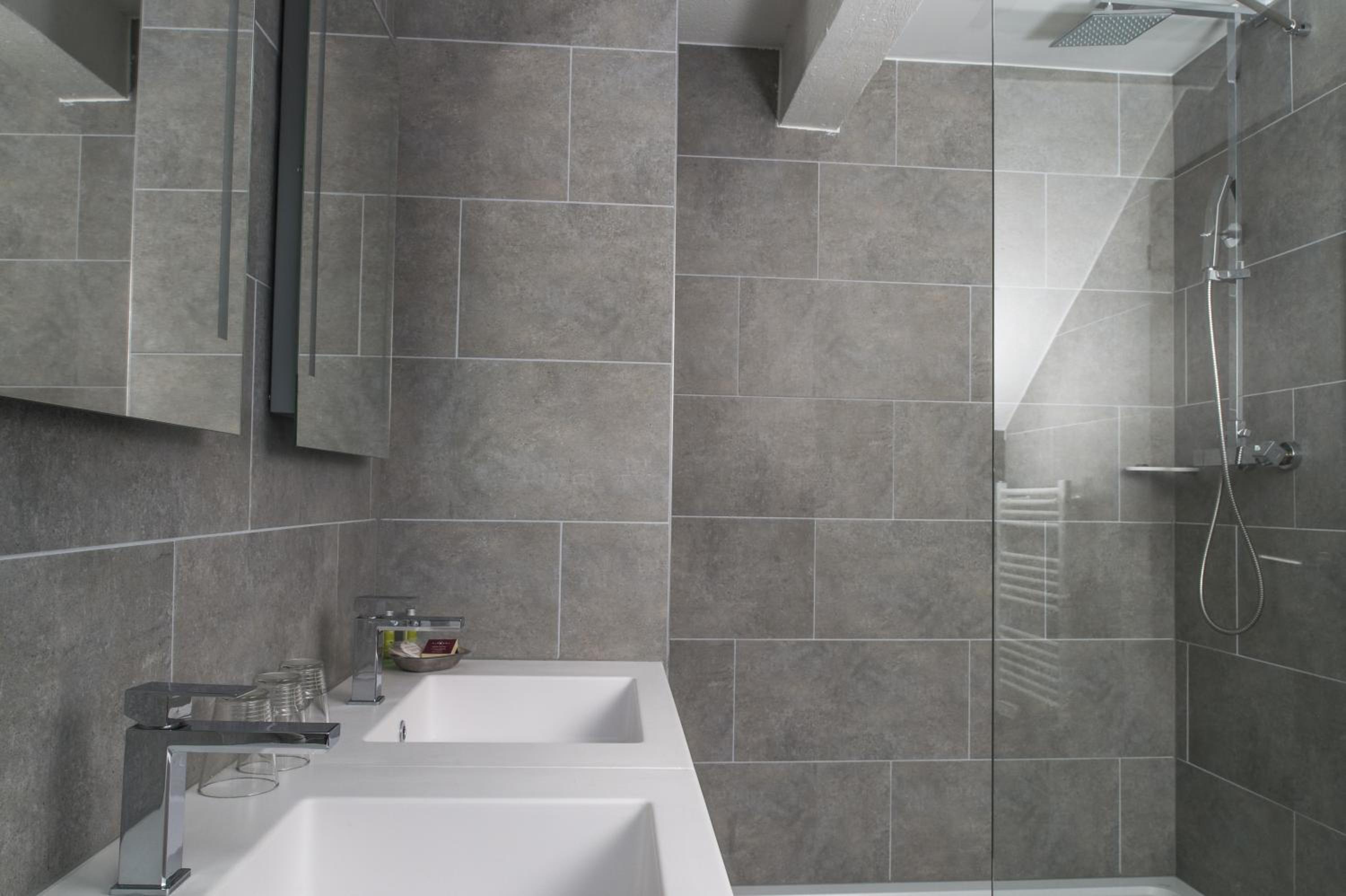 Triple Room - Photo 11