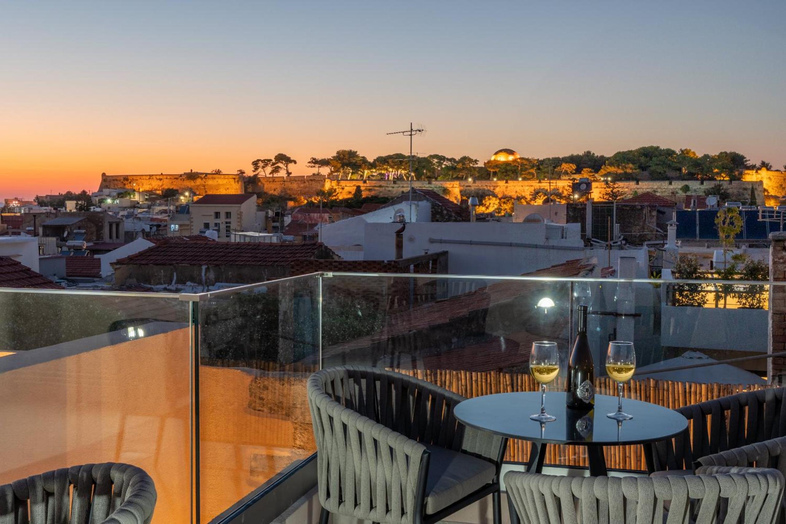 Deluxe Suite photo 2