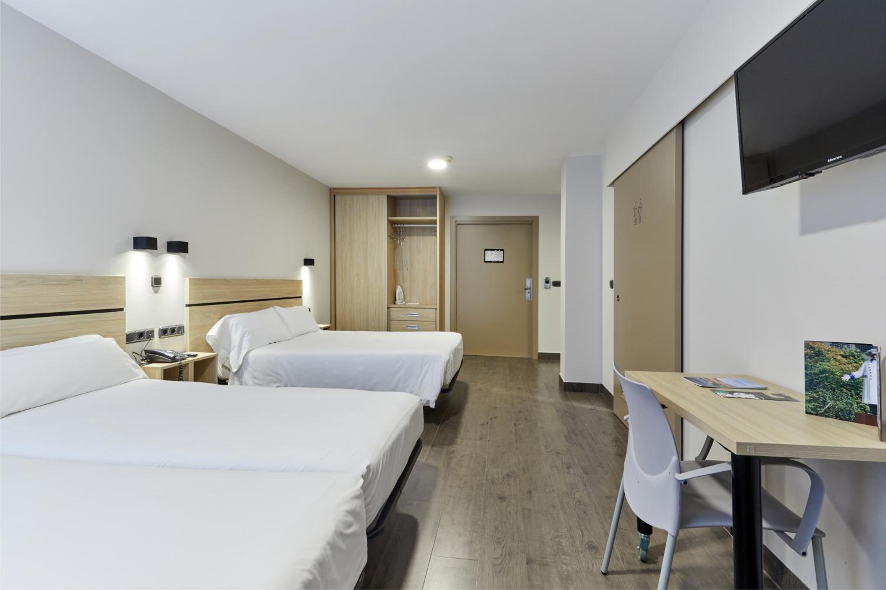 Superior Triple Room photo 2