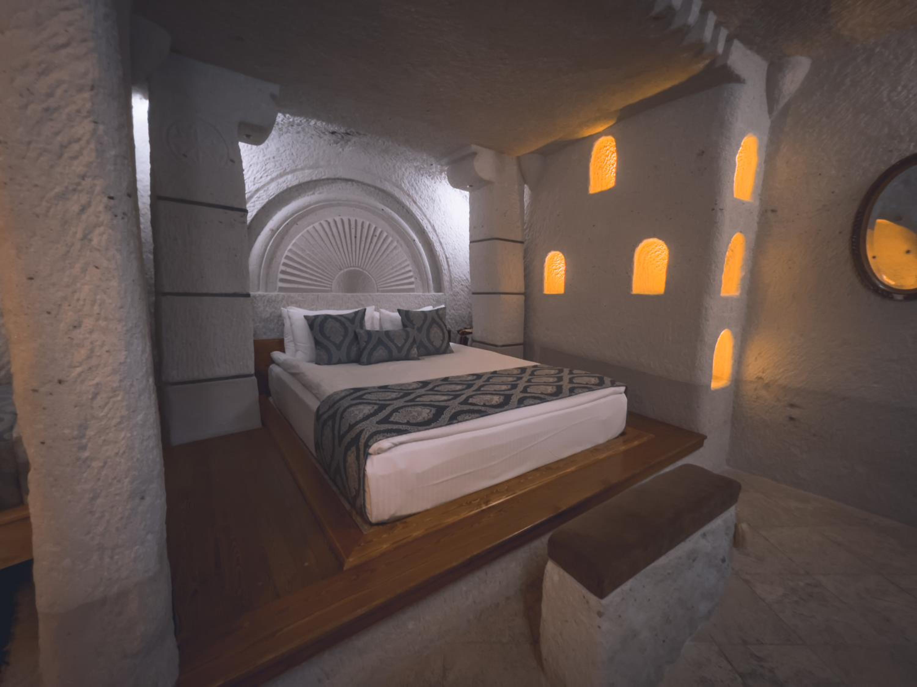 Triple Cave Room