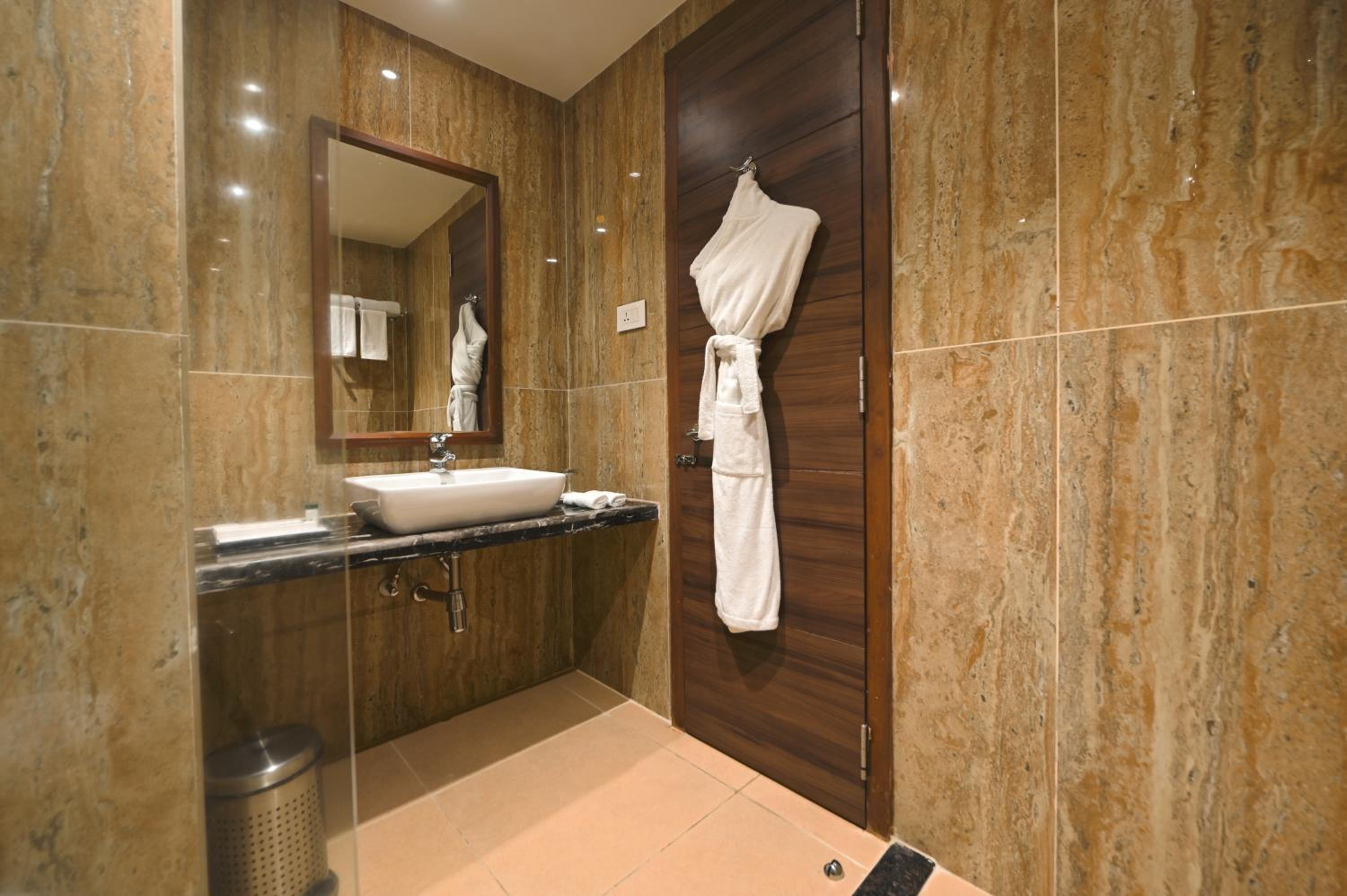 Large Twin Room photo 2