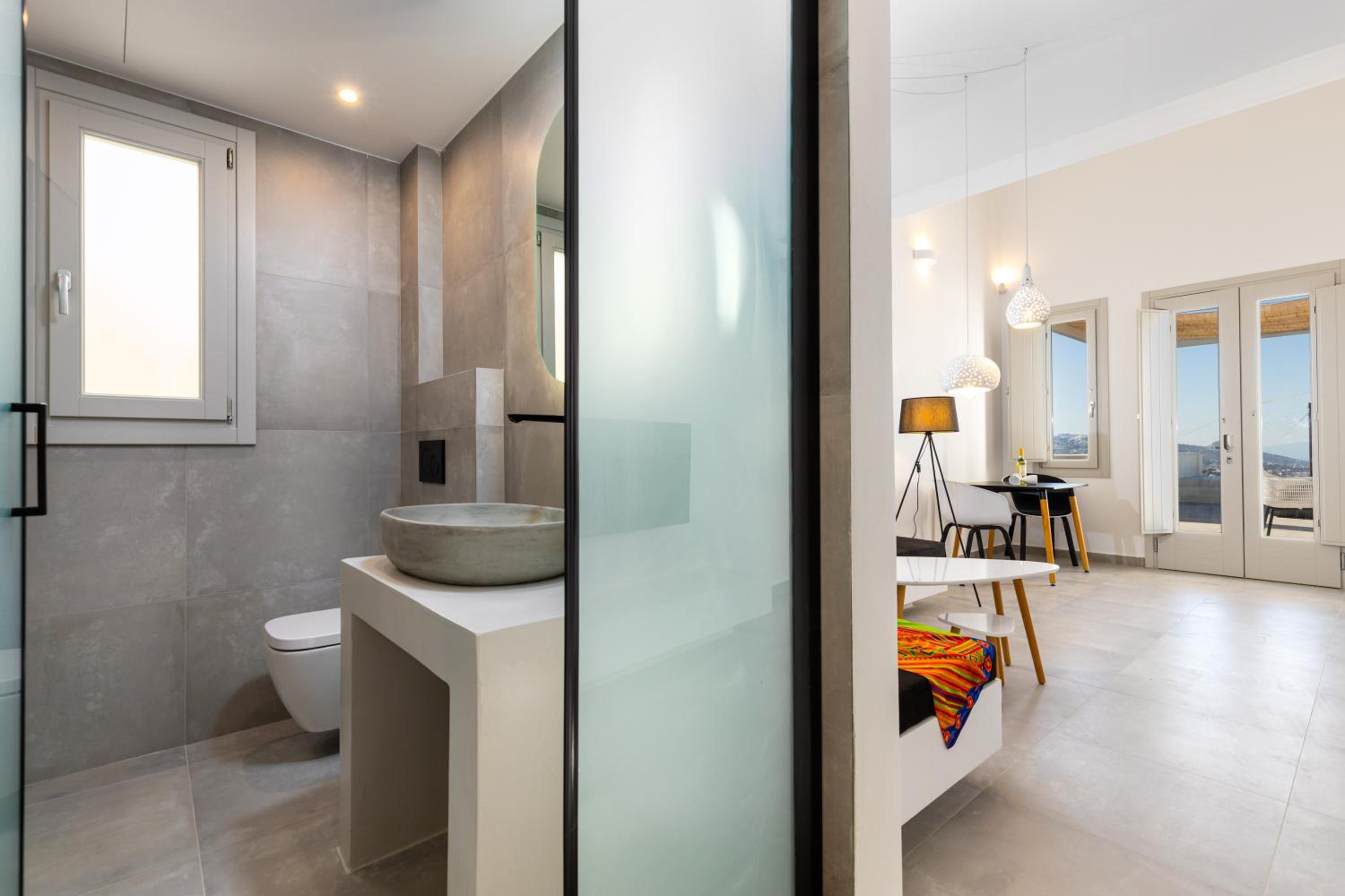 Deluxe Suite With Private Pool - Photo 9