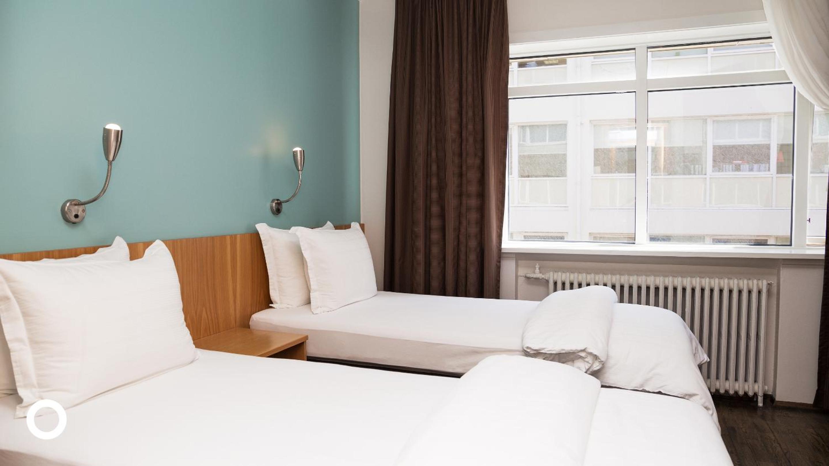 Standard Double or Twin Room - Photo 7