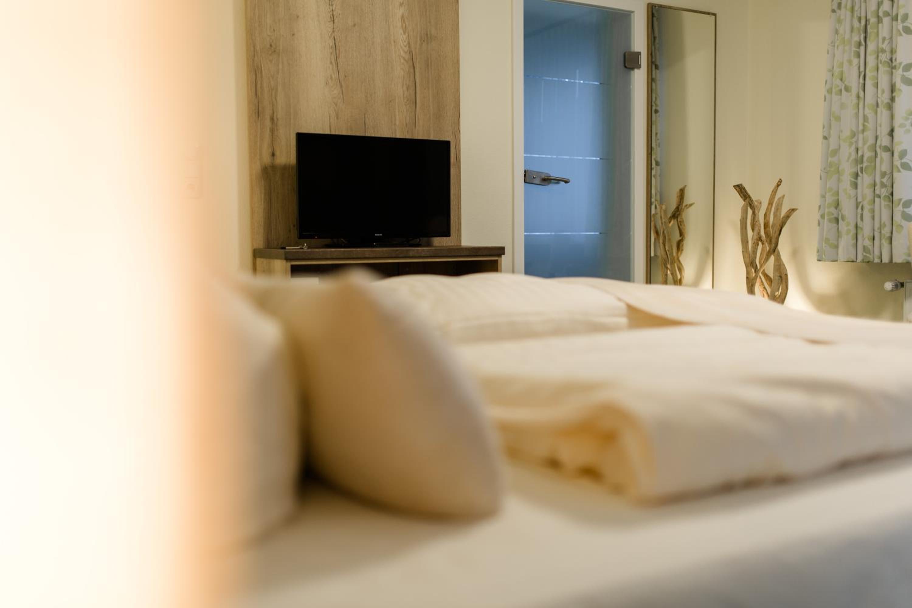 Standard Double Room - Photo 4